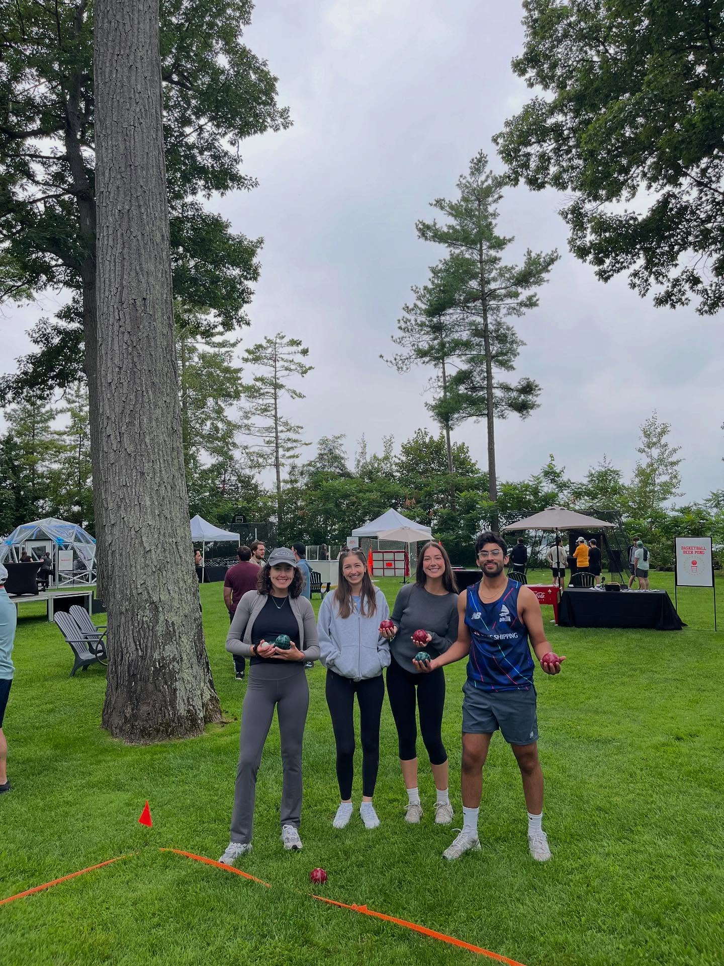 The articling students brought home some hardware at the Goodmans Tournament of Sports ☔️❤️🏅
Fun fact: 2/12 of us almost failed gym, can you guess which two 👀