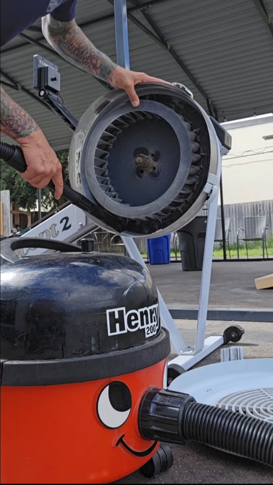 Want to see something satisfying??? Watch @bossrylee take apart our @concept2inc rowers, blast gross dust bunnies out of there, and polish up every square inch! These babies are looking fresh... and ready to row a marathon on Monday 🚣♂️🚣🏼♀️🚣♂️🚣♂️
It's the little things, ya know? At a good #crossfitaffiliate the equipment is well maintained because somebody CARES. Somebody spends their Saturday making sure we have nice things 💕
#lovelanguage #equipmentmaintenance #concept2 #marathonrow #crossfit #yxefitness #teambrio