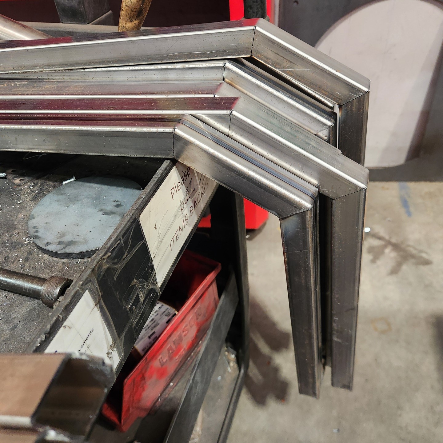 Clean fabrication and clever tube bend innovation happening right here at ES3! From cutting and folding to fabrication, we’re your go-to partner for repeat parts and complete engineering solutions.
#nzfabrication #nzengieeringsolutions #lasercuttingnz #nzlaser #metalfabrication #tubelaser