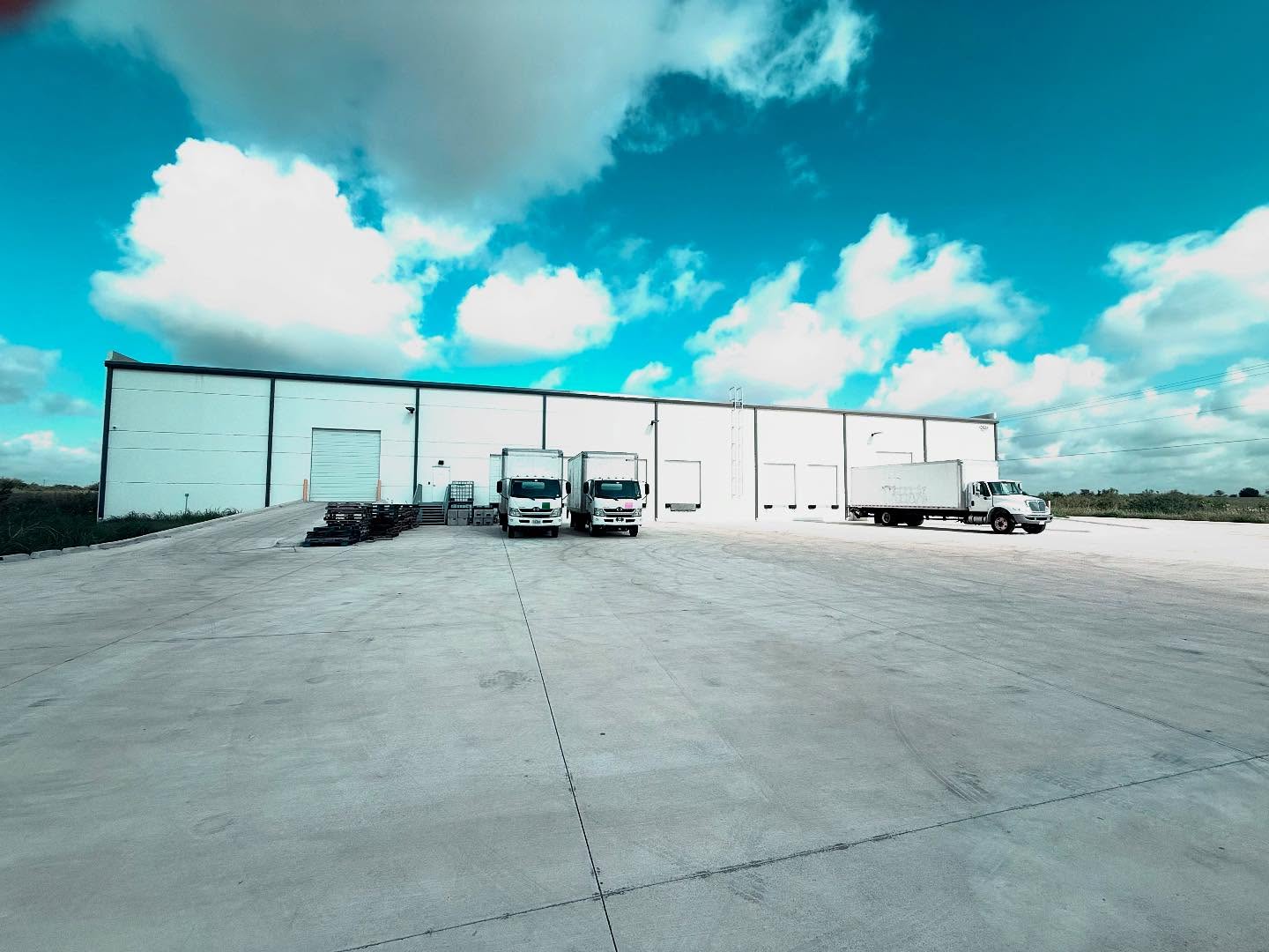 Well good morning from AEL headquarters! Our loading docks are getting steady and ready for busy season and we can’t be more excited. Event industry friends and everyone in between, this is a friendly reminder to CRUSH today 🙌🙌🙌🙌
WITH LOVE,
TEAM AEL
•
•
•
•
•
•
•
•
•
#austineventlighting #eventlighting #austinevents #eventpros #lighting #atxevents #atxeventlighting #lights #videowall #trussing #vibes