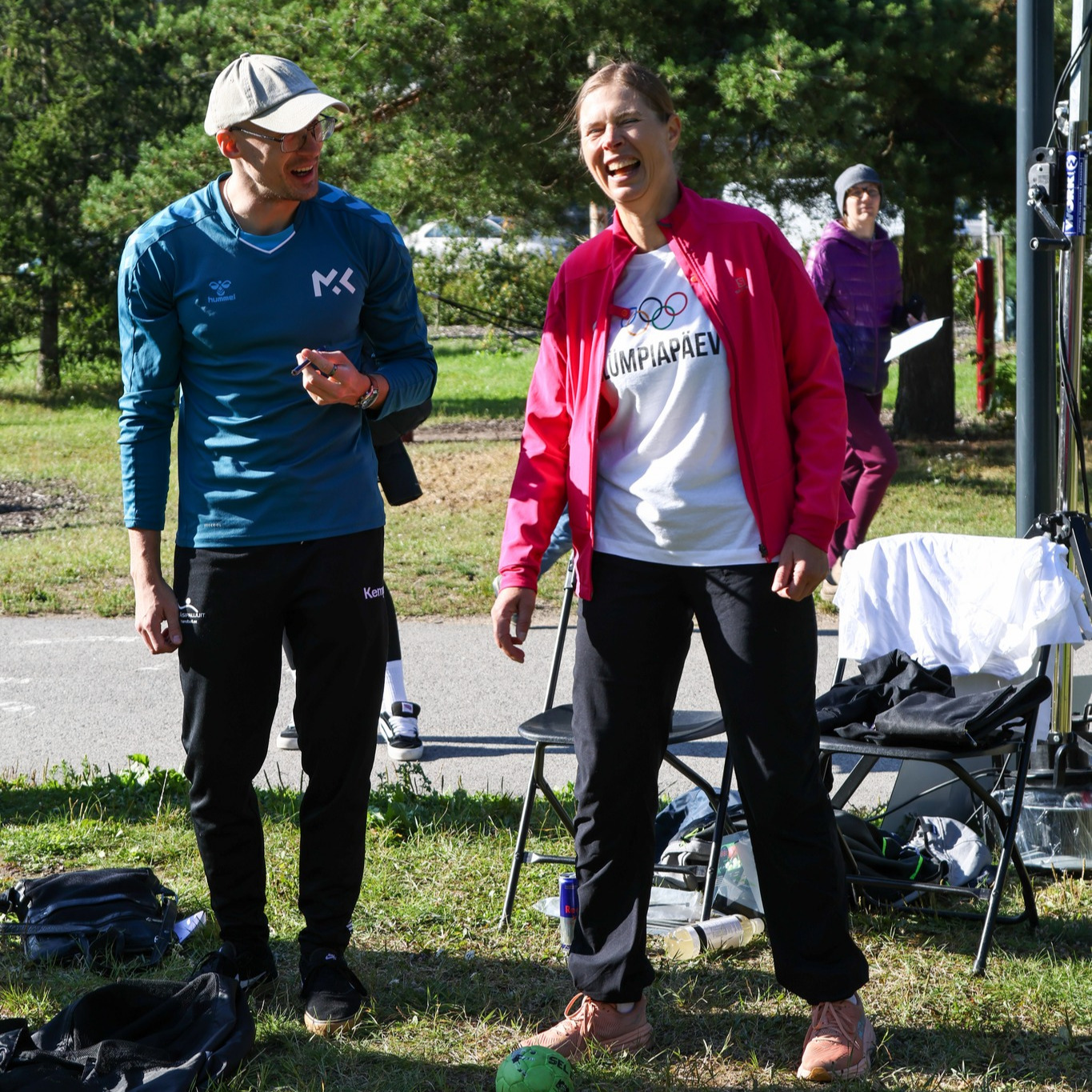 Käisime kolmapäeval abiks Eesti Käsipalliliidul Olümpia päeval Männi Pargis. Toreda päeva tõi meile ilm ja palju huvilisi alates kõige pisematest kuni vanaemade ja vanaisadeni välja. Täname Eesti Käsipalli liitu kutsumast ja kõiki vahvaid spordihuvilisi, kes käsipalli nautima tulid.
@esthandball
@helin_potter