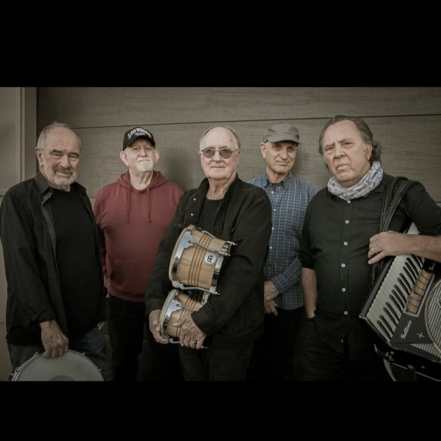 Get yourself along to The Tasting Room for a lovely afternoon of tasty tunes on the 21st of September 😊
They will be playing 3pm-5pm 🎶
The Rag Poets play many of those ‘heady’ Wellington hits from the 60’s & 70’s era, as well as new material they’ve written and a bunch of covers from the likes of John Prine, Boz Scaggs and Neil Young. The band thrives on big vocal harmonies as they continue to maintain the unique sound they’ve developed over the years. Their audiences love the ‘timeless’ music they play and the stories they tell!