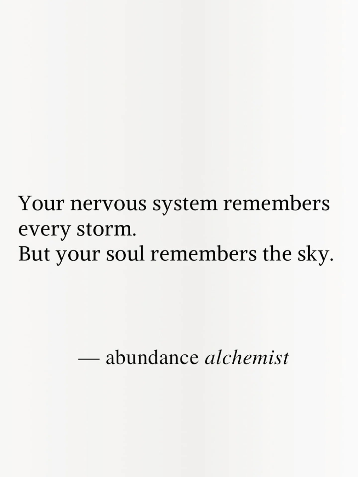 ... But your soul remembers the sky 🤍
Vi kan føle os fanget i det, der skræmmer os, det vi endnu ikke mestrer, det ukendte, det der ku' gå galt, dér hvor vi er bange for at fejle igen.
Men din sjæl husker. Den er modig, den tør trodse den gamle frygt. - Husk, sjælen ved, at kærligheden og modet altid har og stadig bor i dig 🌱
.
.
.
Words by @abundancealchemist 🖋