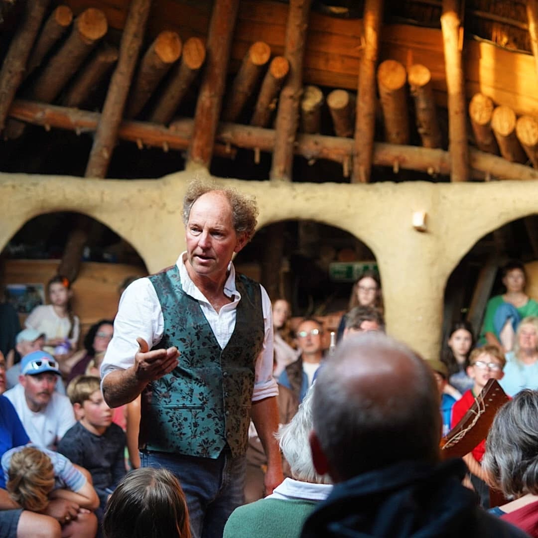 Thank you all for supporting the many Storytellings we've shared together this Summer, and to finish last weekend with such a busy night ! What a great audience you've been ! Looking forward to many more storytelling evenings but for now a little respite!
Thank you to storytellers @dafydd_davies_hughes
@seftownsend @philokwedy Daniel Morden and Gethin Roberts
...
Diolch o galon i chi gyd am gefnogi ein nosweithiau o rannu chwedleua yn y Ty Crwn dros yr haf, ag i ni orffen ar un mor phrysur penwythnos dwytha! Llond lle o bobl! Edrychwn ymlaen at nifer fwy o nosweithia o rannu straeon, ond am rwan gymerwn seibiant bach!