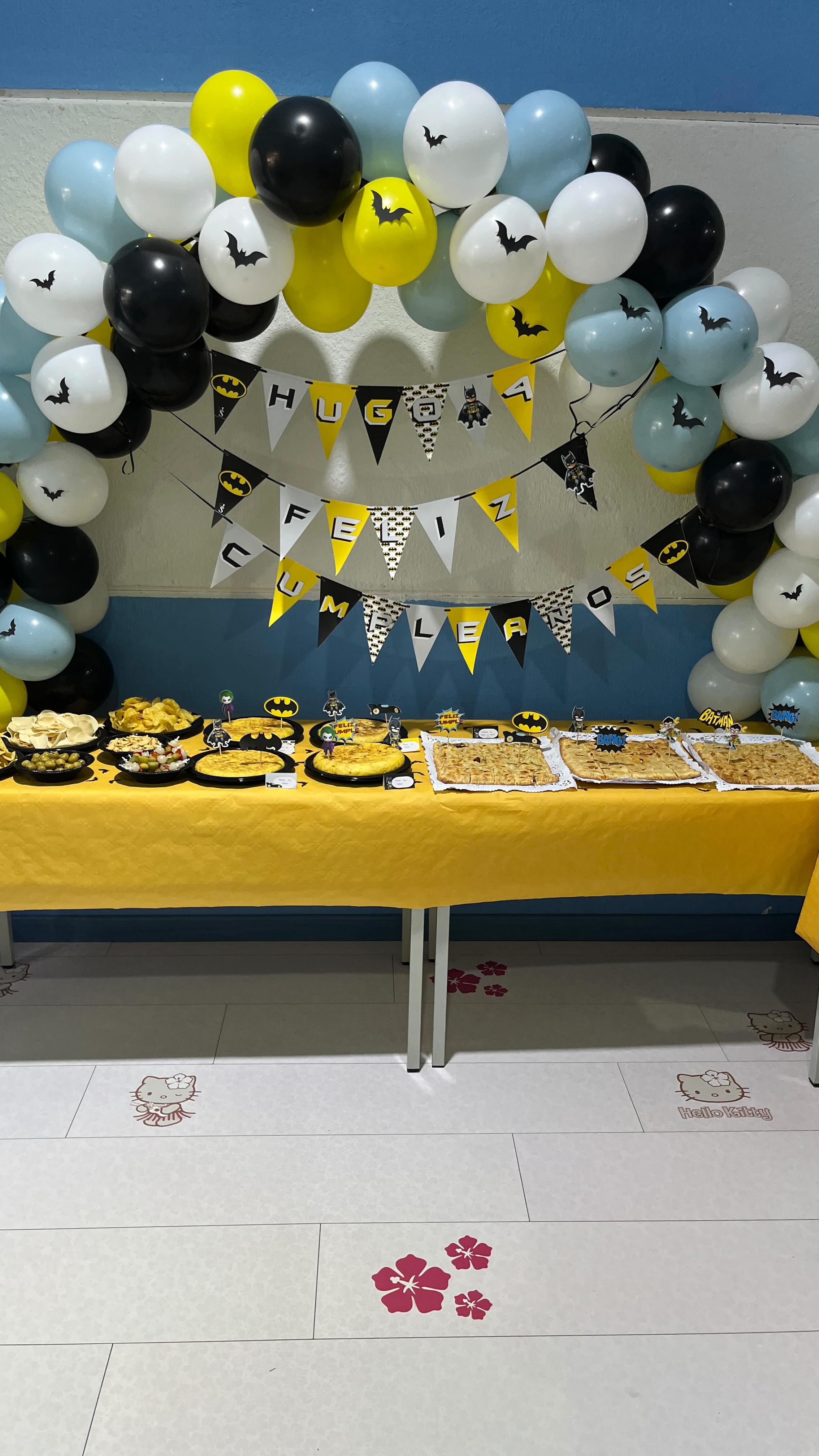🦇 CUMPLE DE BATMAN 🦇
Os enseño cómo quedó el cumple de Batman, con todo detalle ❤️
Si tu peque cumple años próximamente puedes encargarnos la decoración, será 100% personalizada y encantará a todos tus invitados. 🥰
Visita nuestra web o escríbenos con tu idea, nosotros nos encargamos del resto