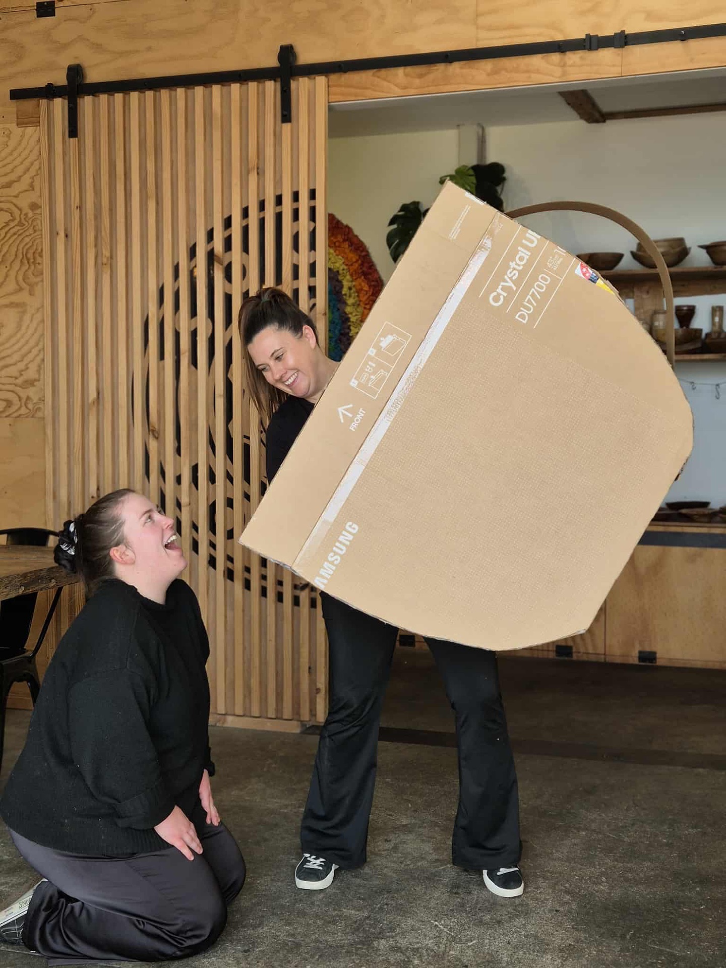 It’s Daffodil season - our favourite time of year ✨🌼 This years window is done and dusted ✨