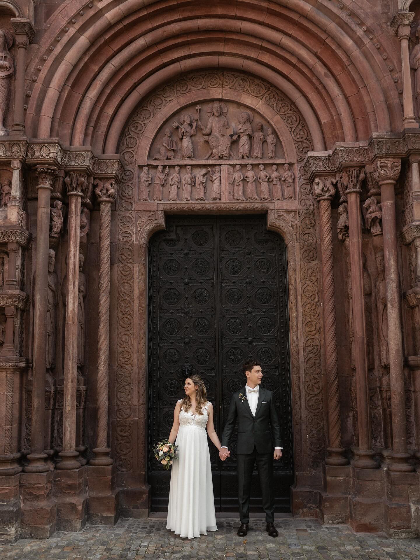 The Magic of a first look💫
Dress: @brautmodedolcevita
Suit: @faade.ch
Hair&MakeUp:@laura_schaub_makeup_and_hair
Flowers & Decoration: @fleuriiska
•
•
•
•
•
•
#schweizerhochzeit #hochzeitsreportage #schweizerhochzeitsfotograf #schweizerhochzeitsfotografin #hochzeitsbilder #hochzeitsfotos #heiraten2026 #heirateninderschweiz2025 #hochzeitsbilder #bridetobe2025 #heiraten2025 #weddingphotographer #weddingswitzerland #heirateninderschweiz #hochzeitsfotografin #swisswedding #swissweddingphotographer