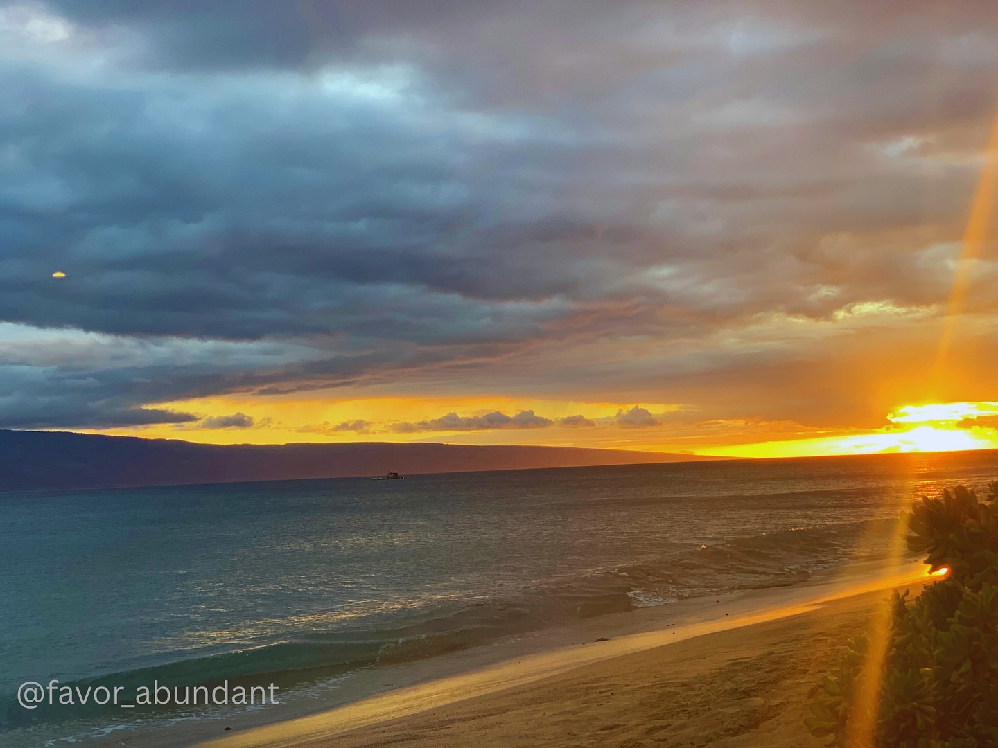 Even the sunset testifies to His glory. 🌅 As the day ends, let our hearts be reminded that God’s light never fades