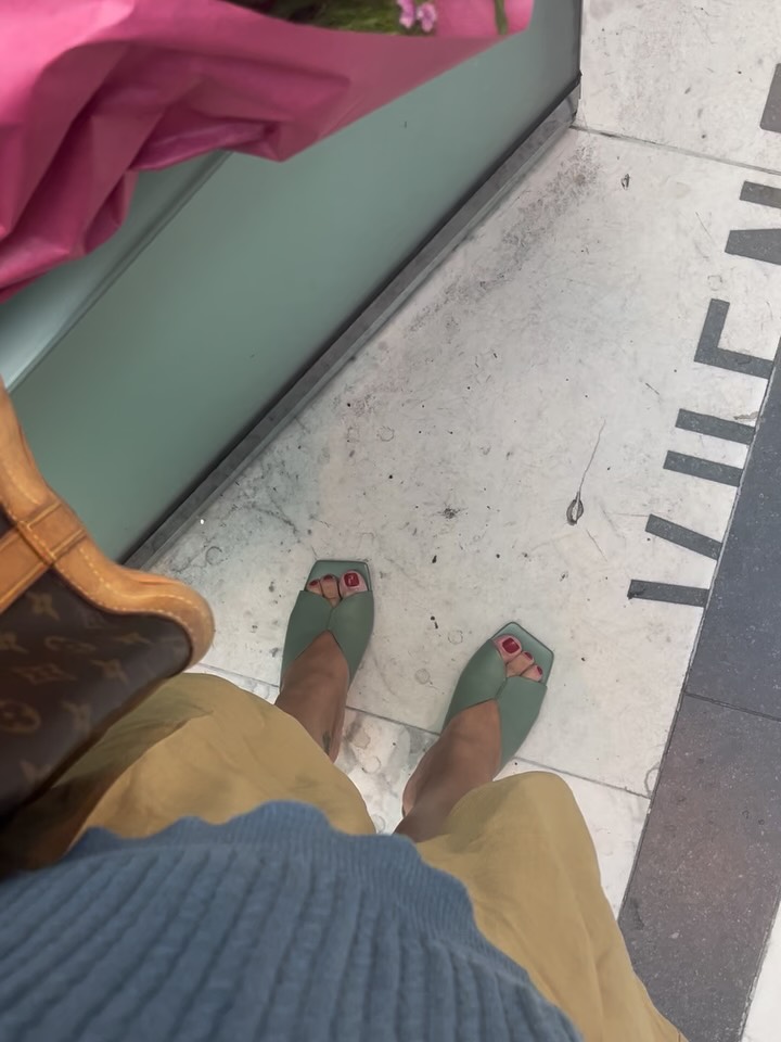 The best part of what we do? Connecting people, discovering new perspectives, and watching others recognize the same potential in your PR client that you’ve seen. Passionate people inspire us every day. PR isn’t magic - but human connection is. That’s where the real magic happens.
#thankful @katerina.bulgakova.zurich @cherituelle #jewelry #interiordesign #pr
Fave fashion piece since months - top by @paradiscollections 🤍