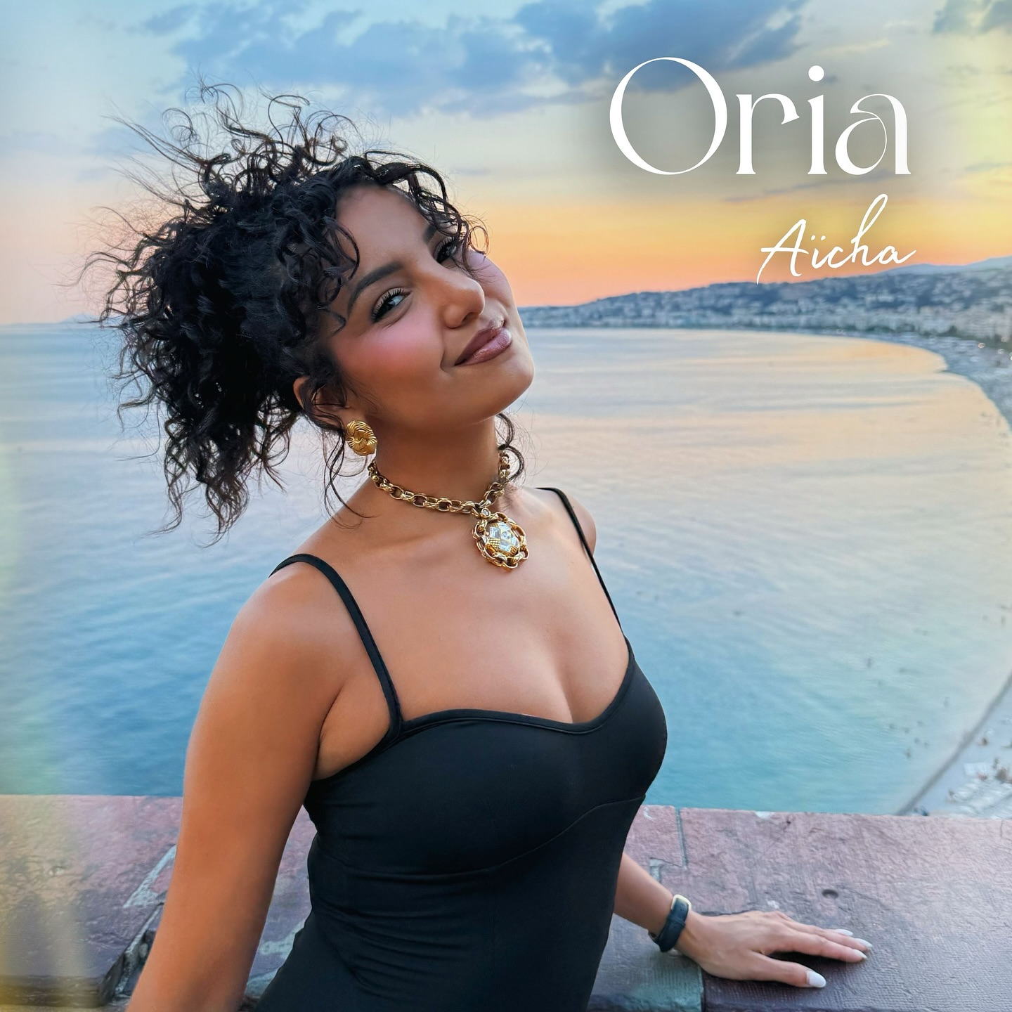 ✨ @oria__off dévoile sa version du classique « Aïcha », désormais disponible sur toutes les plateformes.
Plusieurs millions de vue plus tard, pouvez enfin découvrir la reprise complète 🌹
—
🎙 Interprétation : @oria__off
🎛 Prod : @priceovfr / @noapte
📀 @frenchy_pias / @pias_france