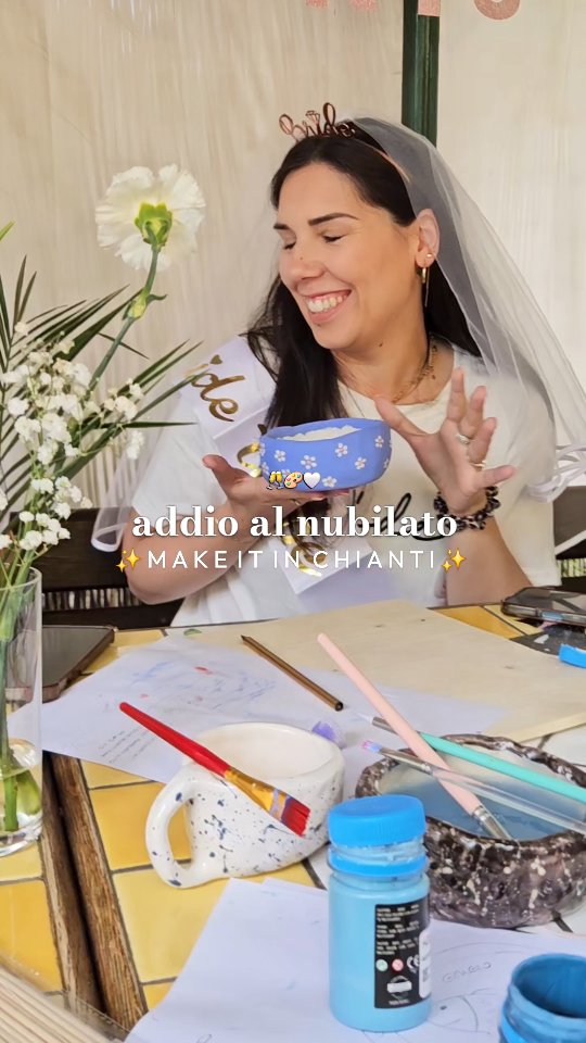 ✨ addio al nubilato:
un’esperienza creata su misura
nel cuore del Chianti ✨️
per l’addio al nubilato di Chiara, insieme alla sua amica Francesca di @viaggiochemipassa, abbiamo scelto qualcosa di diverso 😍
🪻brunch personalizzato sotto il glicine in fiore, laboratorio di ceramica con Gloria @oziopottery per momenti veri che non dimenticheremo mai 🤍
🥂 celebra l’amicizia con un gesto unico e speciale, perché i ricordi più belli si dipingono insieme 🎨
📌 salva l’idea per la tua occasione speciale e condividila con chi vorresti accanto a te quel giorno
💌 per info su eventi esclusivi, contatta @lafiorentinaexperience
#AddioAlNubilato #ChiantiExperience #GirlsTripItaly #WineAndClay #ToscanaConLeAmiche