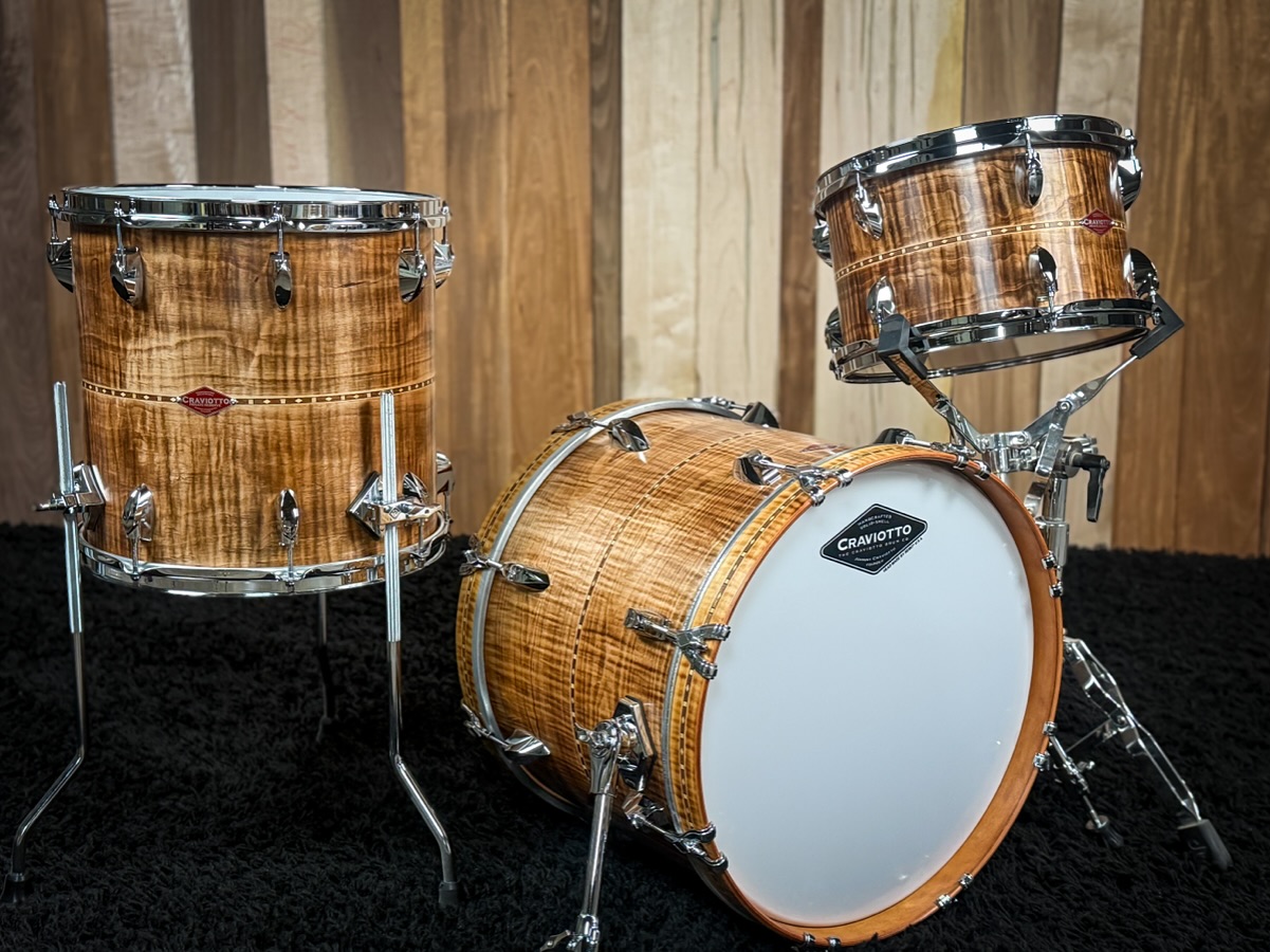 Private Reserve Curly Maple kit with Walnut inlay. With our hybrid edges, marquee lugs, and in a burn/ oil finish. Sizes are: 8x12, 14x14, and 14x18.