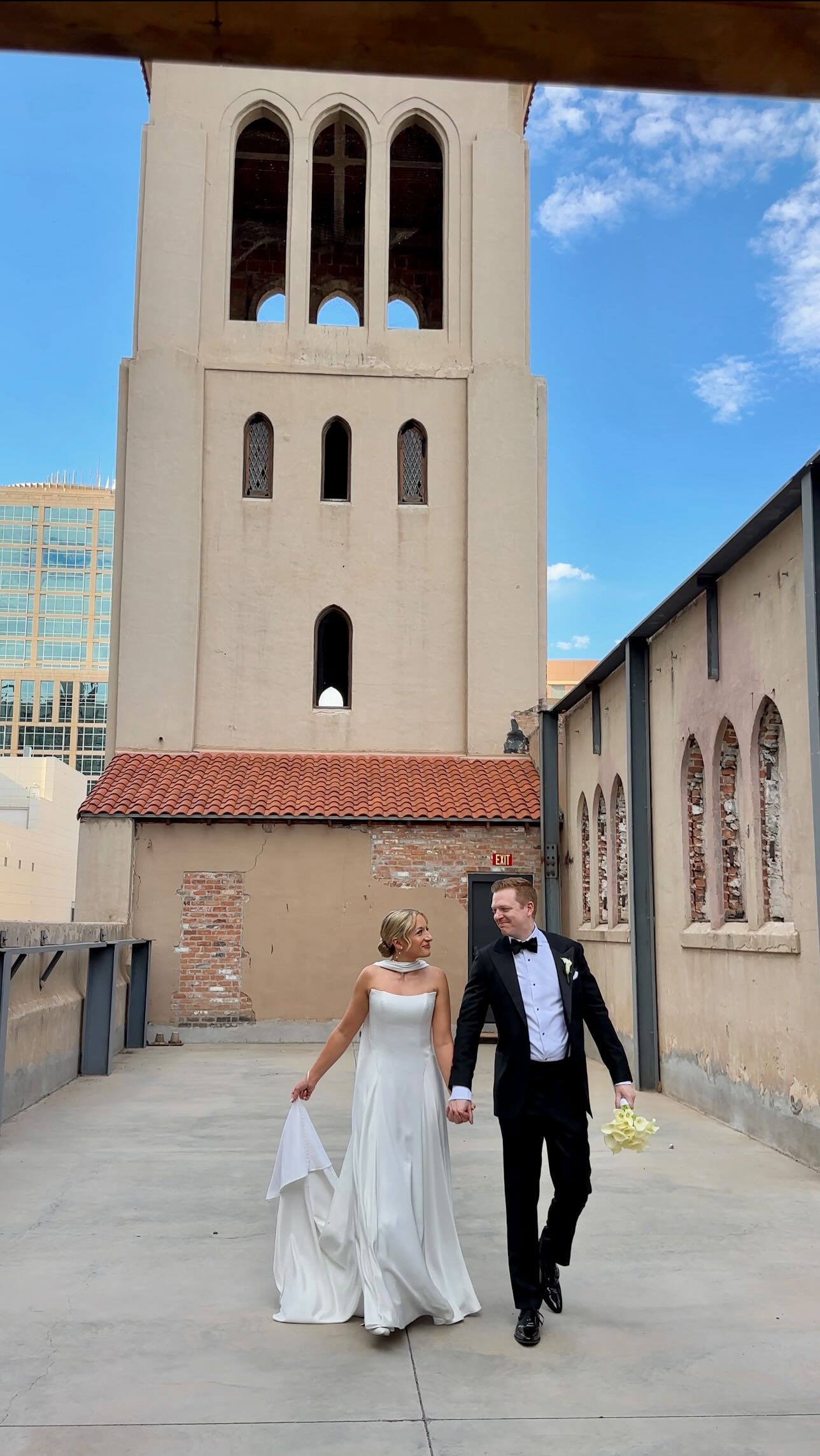 That feeling of relief seeing your person 🥹🫶🏻
couple: @itskylekane @stephkbarnes
wedding planner/florist: @tonypalacio
photographer: @mollymcphoto
content creator: @idocrewcontent
venue: @monroestreet_abbey
makeup: @balancing.with.brushes
hair: @hollisalexandriahair
dress: @jennyyoonyc
.
.
#weddingcontentcreation #azweddingcontentcreator #weddingcontent #weddingcontentcreator #weddingtrends #2025bride #arizonaweddingcontentcreator