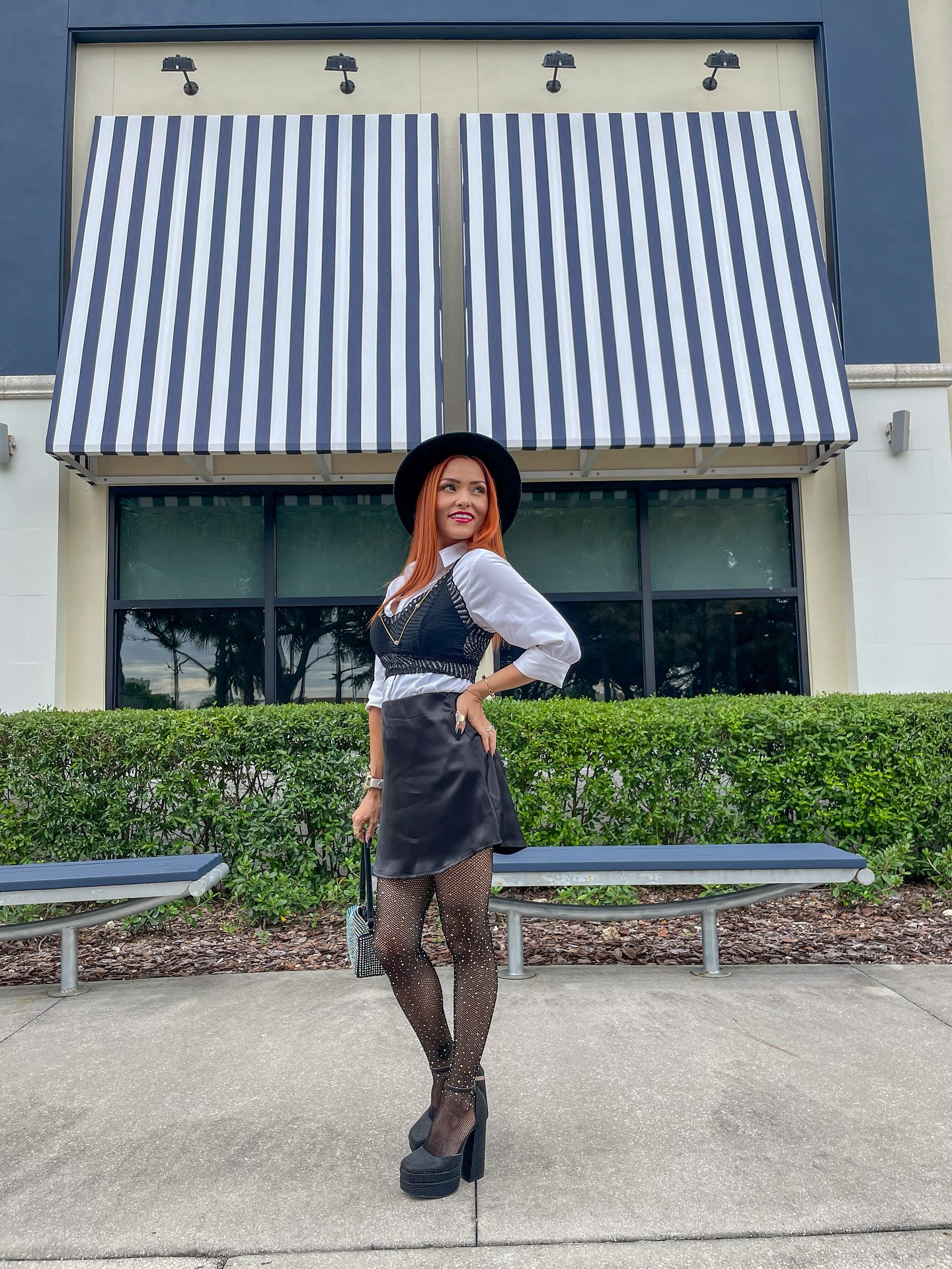 Serving fashion, not flesh 🖤🤍
Shoes by @dreampairsshoes
Skirt by @zeagoo.official
Racerback bralette by @avidlove.official
Shirt + Hat + Stocking by @amazonfashion
Comment SHOP below to receive a DM with the link to this post on my LTK ⬇ https://liketk.it/5mAzt
