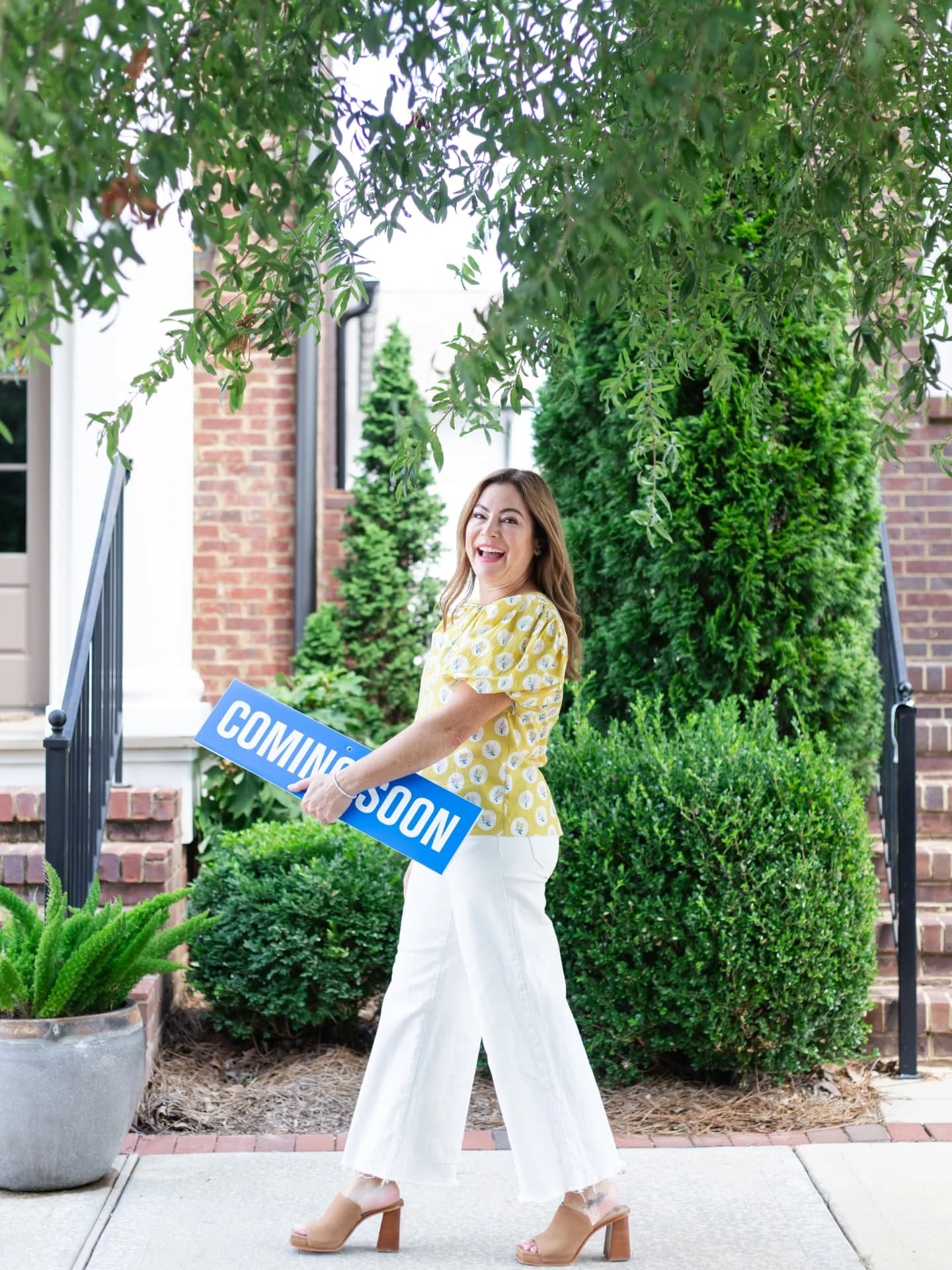 Had the best time creating with @michelle_shunnarah_realtor during her brand shoot ✨ Between the stunning home, gorgeous weather, and intentional planning—it was a dream session! 📸
Ready for brand photos that feel like you and make showing up in your marketing effortless? October spots are open now—let’s make it happen! 💻🤍
•
•
•
#brandingphotography
#brandphotographer
#brandphotography
#instagrambham #birminghamal #strategicbranding #welovebranding
#visualbrandstrategy
#hooveralabama #vestaviahills
#vestaviahillsalabama
#hwy280 #businessphotographer
#headshots #contentstrategy
#hooveral #birminghamalabama #mountainbrookalabama
#growonline #photographer #socialmedia