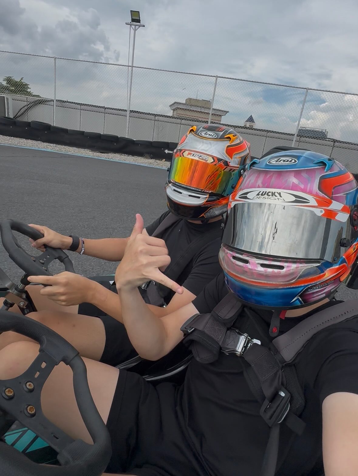 It was a nice last two weeks spent back home for the summer break 🇨🇳🏠
Got to relax a bit and hang out with my friends again - did a lot of fun things with them and even got to see Christiano Ronaldo play.
Now it’s back to the grind because it’s race week in Monza next weeeek 🇮🇹
#formula3 #explore #fyp #f3 #fia #hongkong #shenzhen #china #hitech #foryou #lifestyle #racer