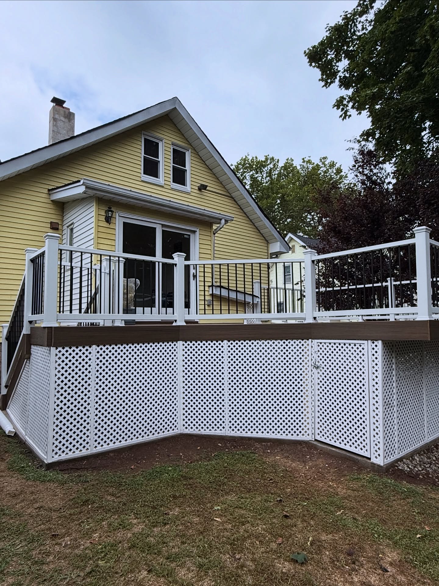 Deck Renovation using Trex Enhance Naturals Toasted sand , Trex Select Composite white/black railings, hidden fasteners. @aceremodelingnj