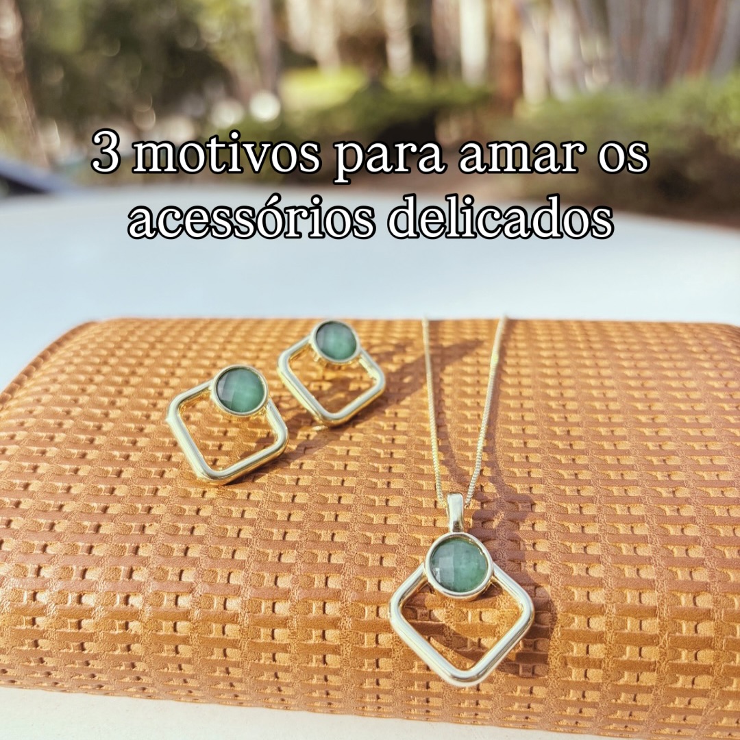 O #TeamDelicada dominou os stories 💕 E não é à toa: acessórios delicados são versáteis, elegantes e transformam qualquer look!
👉 Qual desses motivos é o mais importante pra você?
1- versatilidade
2- elegância sem esforço
3- peça coringa
💌 Já aproveita e me chama no direct pra garantir o seu favorito hoje mesmo!