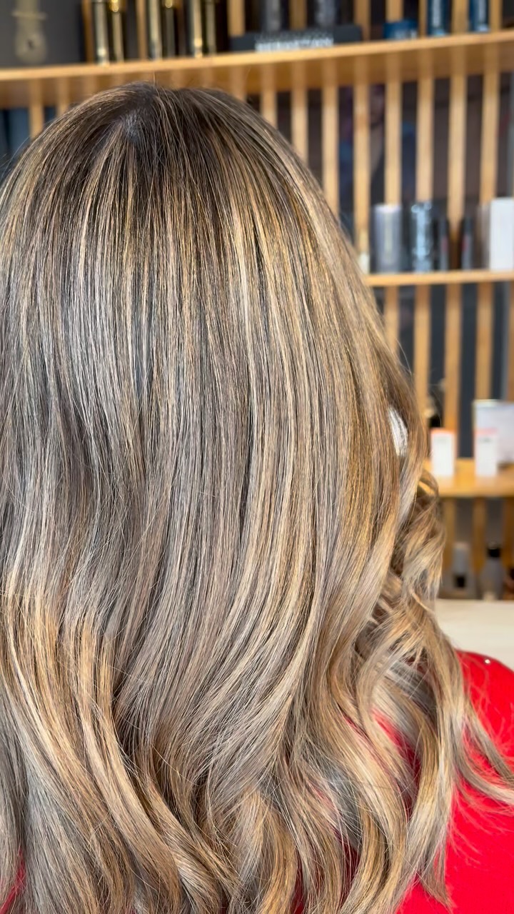 Retocar babylights… nos encanta 🥰 Porque nos da felicidad verlas tan lindas y felices con los resultados♥️ nos quedan poquitas horas para esta semana🤭 Escríbenos y agenda tu cita.
Nos encuentras en 📍Carlos Antúnez 2015, esquina Pedro de Valdivia Providencia.