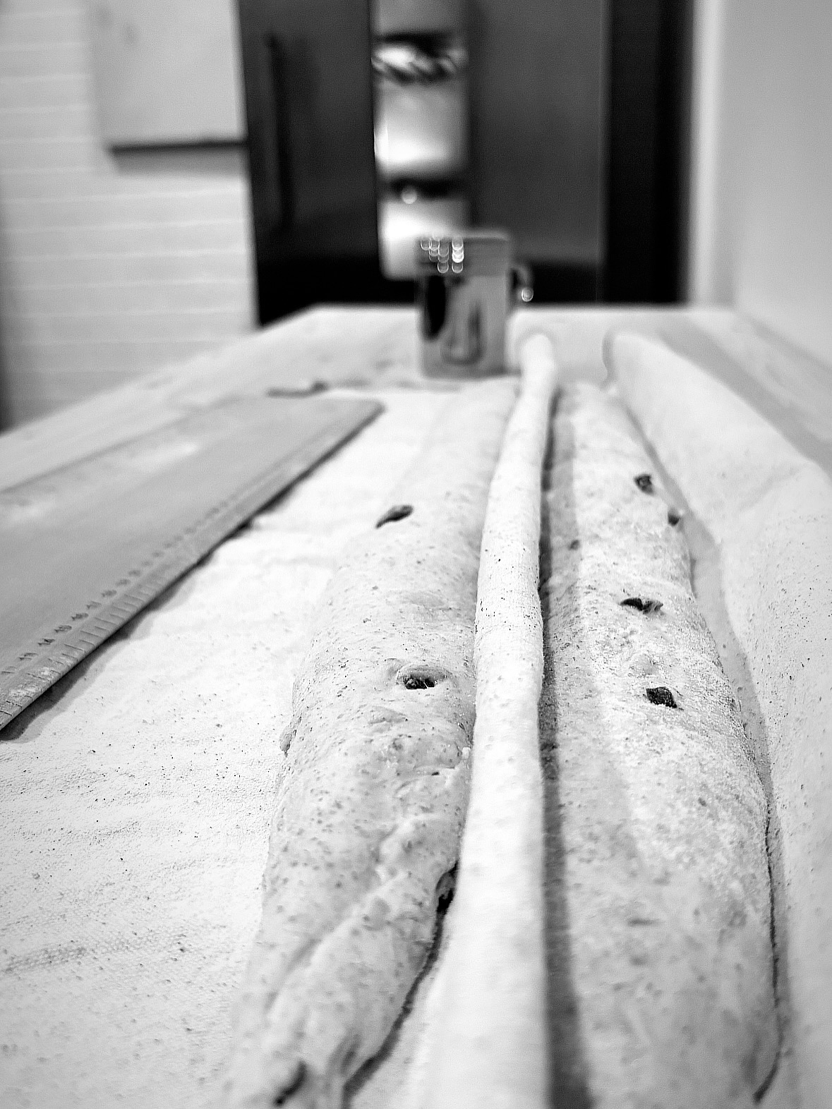 ✨ Très heureuse de mes tests de cuisson cette semaine 🥰
J’ai l’impression que les baguettes et les pains cheddar–jalapeño 🧀🌶️ vont devenir un classique…
Et toi, es-tu plus pain ou baguette ? 🥖🍞
@simplybreadco #painaulevain #paincheddar #testdecuisson #foursimplybread #chambly