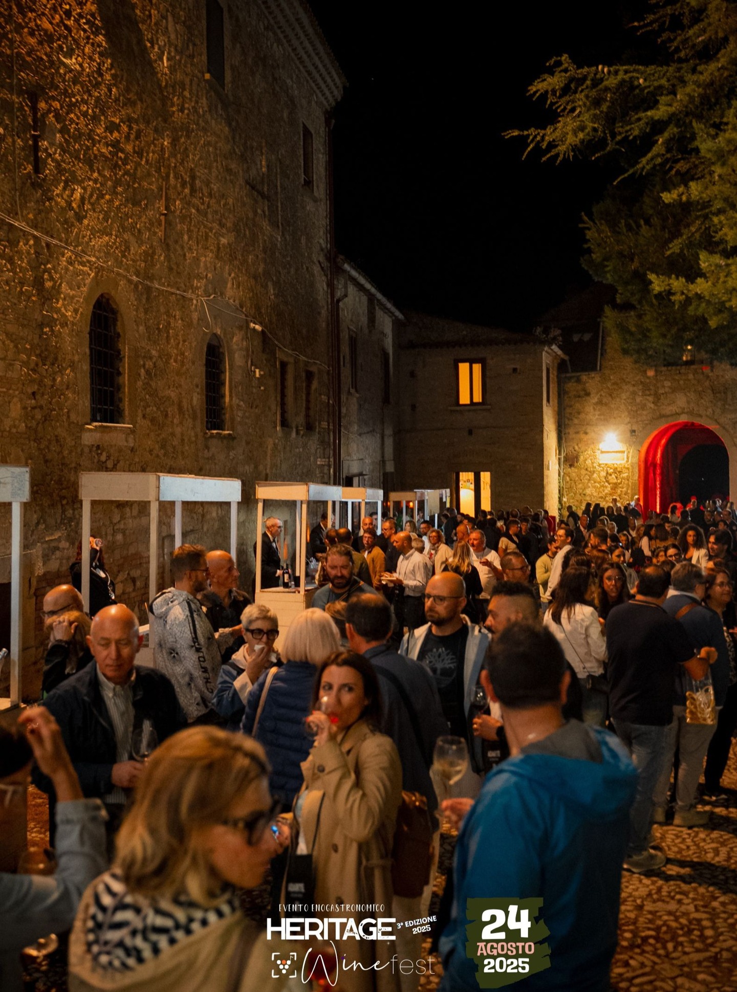 ๐ท๐ท Ancora scatti degli eventi Heritage Wine Fest. Le foto si riferiscono all'evento di domenica 24, dopo la grande pioggia ๐
Vi do appuntamento a ๐ฏ๐๐ง๐๐ซ๐๐ข ๐๐ ๐ฌ๐๐ญ๐ญ๐๐ฆ๐๐ซ๐ ๐ ๐๐จ๐ซ๐ซ๐๐ฆ๐๐ ๐ ๐ข๐จ๐ซ๐, nel fossato del Castello Ducale, a partire dalle ore 21.00.
@pugliapromozione_aret
@oneeventi1
@grafikartsrl
@like_ilpiaceredelgusto
@adarteoutdoorformat
@wineloversitaly
@bancodaunia