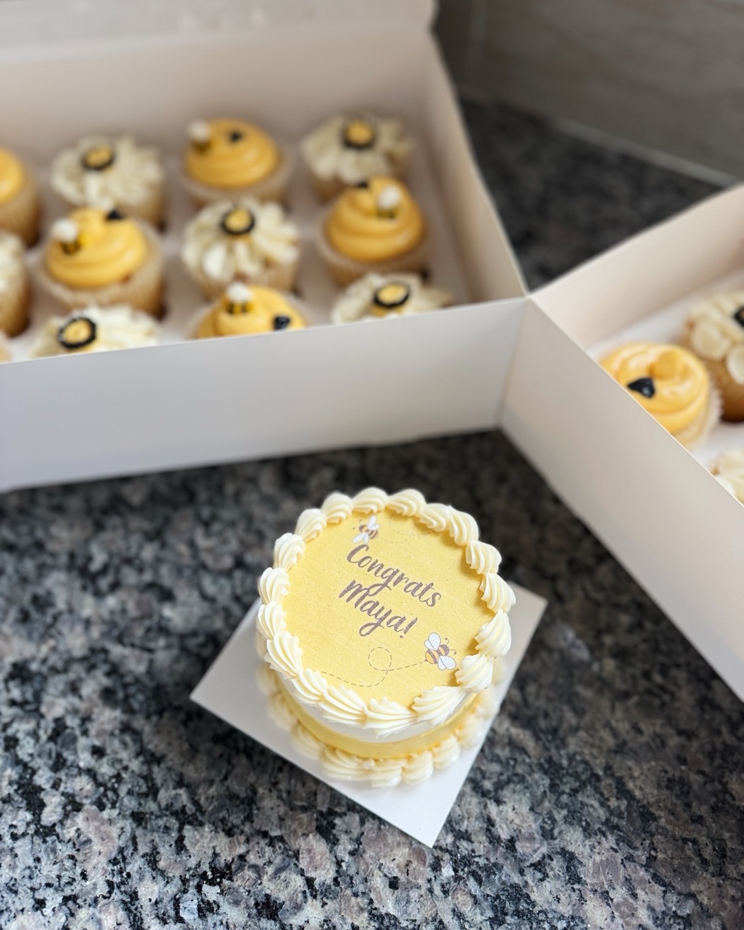✨ 🐝 Sweet As Can Bee 🐝 ✨
Cutest Bee themed bento cake and cupcakes!
#BeeTheme #BeeCupcakes #BeeCake #CustomCakes #CupcakeDecorating #nycbaker #statenislandbakery