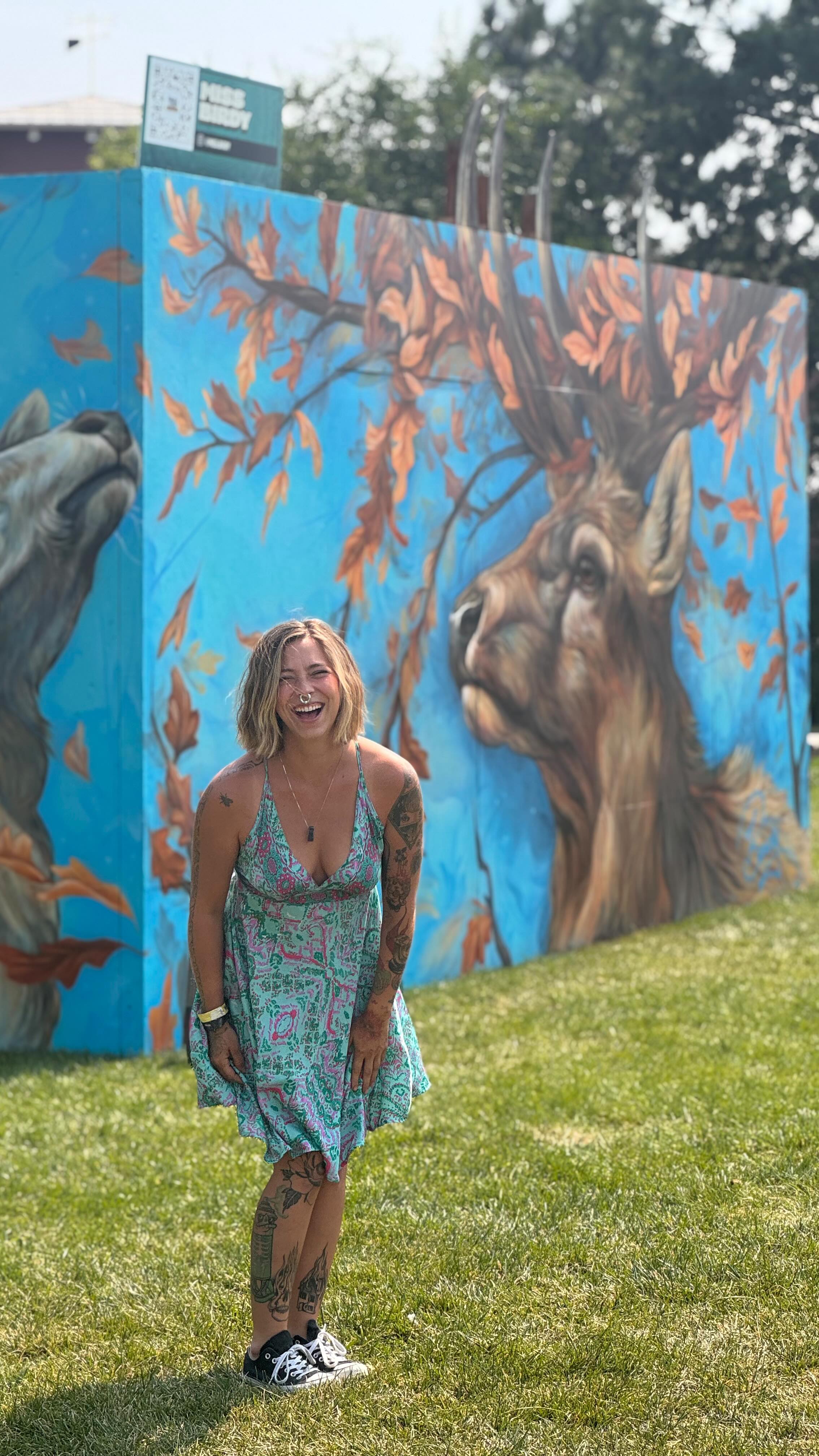 “Through Every Season” A mural for @reggaeriseup_oregon I always have the best time with everyone!!! So much love and fun! Until next time 💕