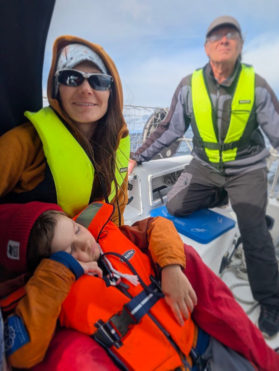 A short but important sailing adventure for a little seaman: big waves, a tornado on the horizon, a bit of seasickness, a night on the yacht near a small island, and some good company. Thank you Captain Dad for making it possible.🙂🩵🌊
#yachtlife #balticsea🌊 #itämeri