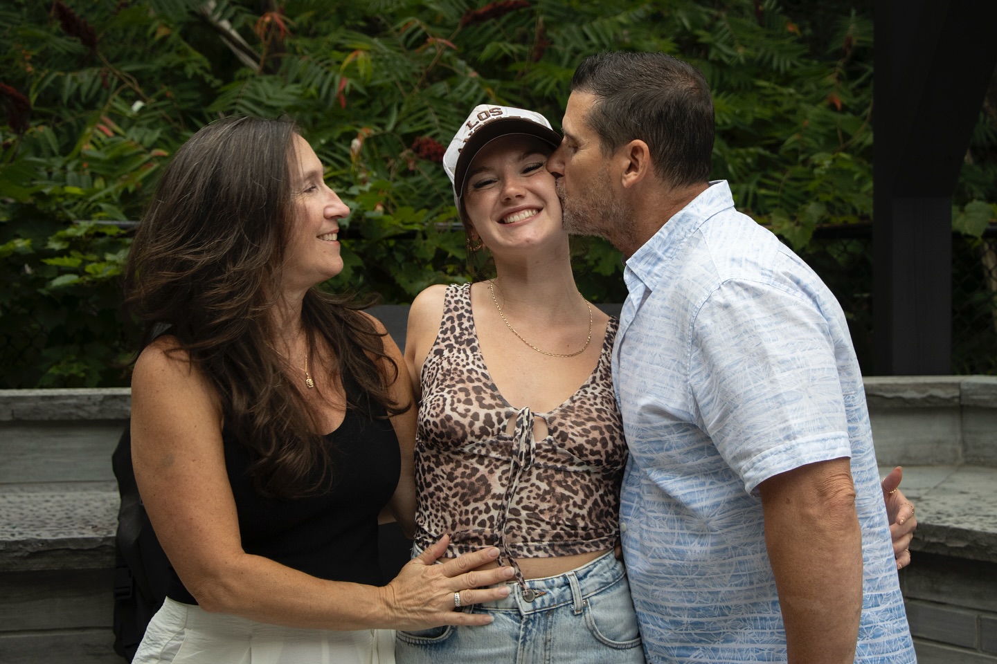 🎓💕💍
I am so blessed to have been able to witness and capture these moments xoxo
A gift and a memory that will last a lifetime, congratulations on your graduation @joeleenkeks !!!
💓💓💓
#GratefulHeart
#MemoriesInTheMaking #GraduationParty #FamilyFirst #GrassRootsOriginals #CaptureTheMoment #HeartfeltGift #LoveCaptured