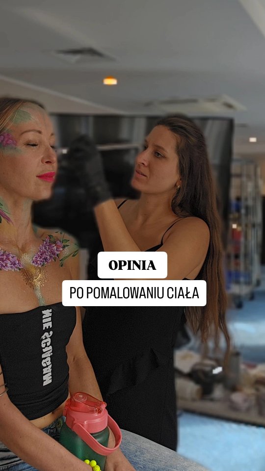 Spontaniczna rolka: Nie ma brzydkich kobiet, po prostu nie ma Mai... :)
Czasami odmawiamy sobie takich przyjemnych chwil jak artystyczna sesja, ponieważ czujemy wstyd, czasem związany z kompleksami, brakiem umiejętności pozowania, własnymi barierami.
Ja jestem tutaj, aby pomóc Ci pokazać siebie z innej perspektywy. Wychwytuje Twoje cudowne cechy i osobowość. Razem Tworzymy opowieść o Tobie ktora możesz pokazać światu jako obraz.
Jeśli też chciałabyś zobaczyć siebie w spersonalizowanym projekcie, napisz do mnie DM.
Maja 👋
#malowanieciała #bodyart #sesjazdjeciowa #artystycznasesjazdjęciowa #kobiecość