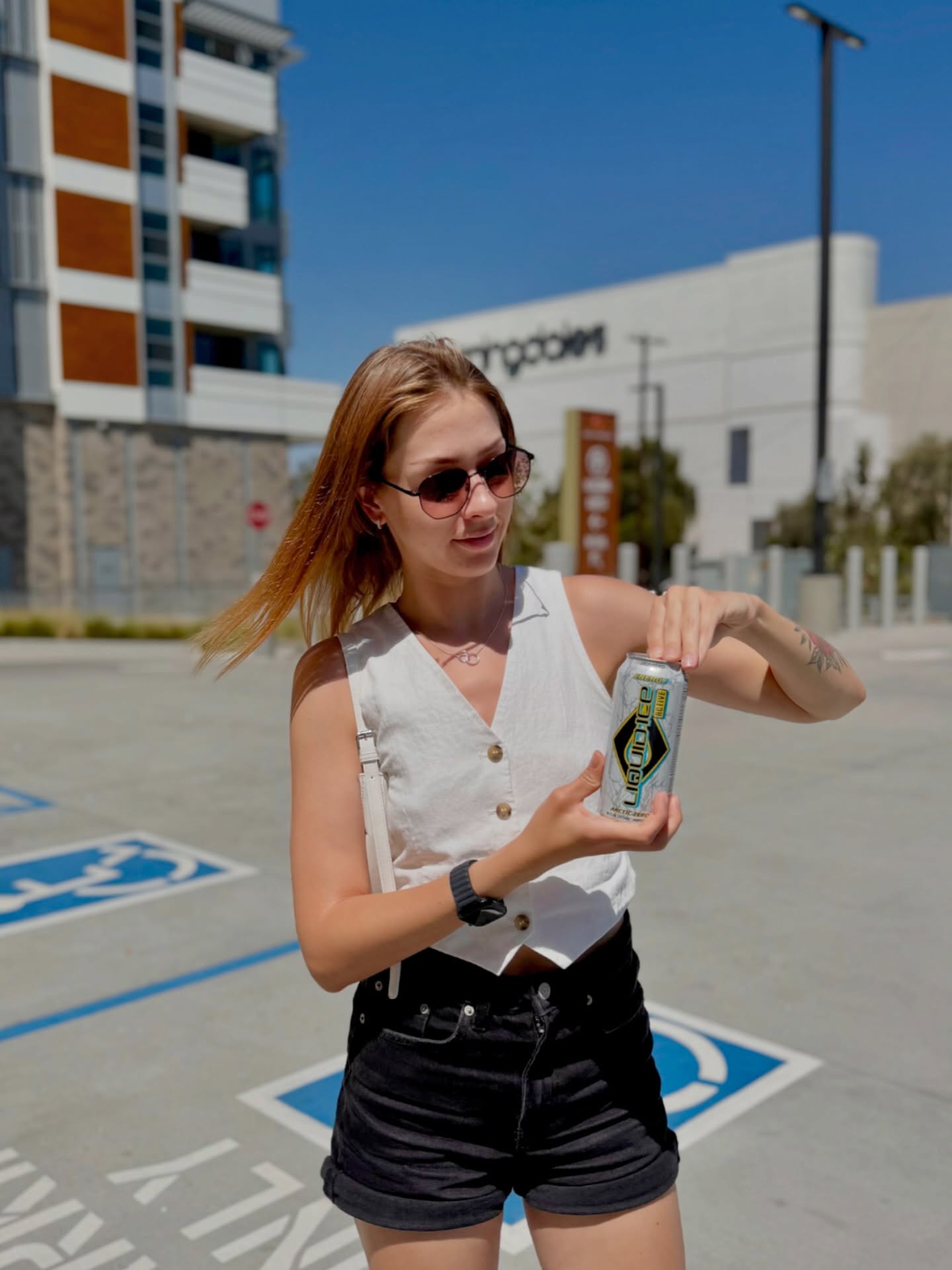 Running errands with my favorite energy boost, anyone want something?
#LiquidIce #ArcticZero #UnbelievableTaste