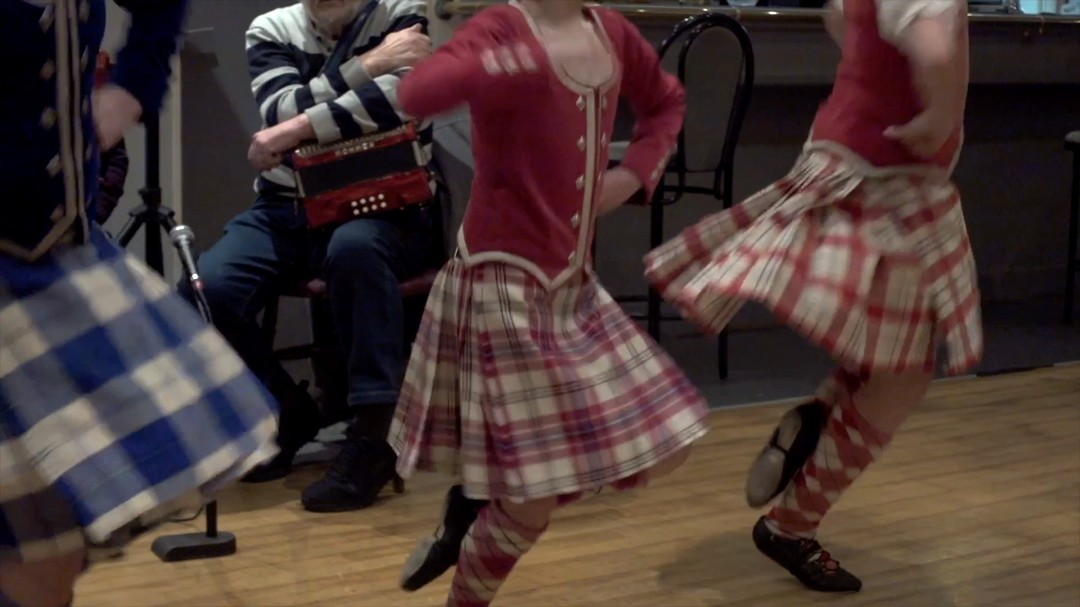 Are you going to be in North Lewis from 6-13th September? Be sure to get involved with Dùthchas, a festival celebrating the heritage of Galson Estate!
The festival programme is jam-packed again this year, with everything from guided walks and a black pudding demo, to music and dance sessions, daily Gaelic classes, tweed workshops, a ceilidh, calligraphy, church services, a Gaelic film, and lots more! There is something for all ages, everyone is welcome to get involved and learn something new.
📆6-13th September
📍Locations across Galson Estate
📸 Head to www.galsontrust.com/events/duthchas to view the full programme and book your places!
💷 Most events are free!
#dùthchas #galsonestate #visitnorthlewis #visitscotland #visitouterhebrides @visitscotland @visitouterhebrides #isleoflewis #heritagefestival #scotlandsheritage