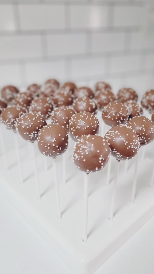 My super power is baking. Sprinkling with love and a dash of sugar
.
.#cakepops#cakepoplady #cakepopstagram#cakepopdecorating #party #desserttable #hostessgift#babyshower #localbaker#palmharbor#safetyharbor#tarponsprings#dunedin#clearwater#tampa