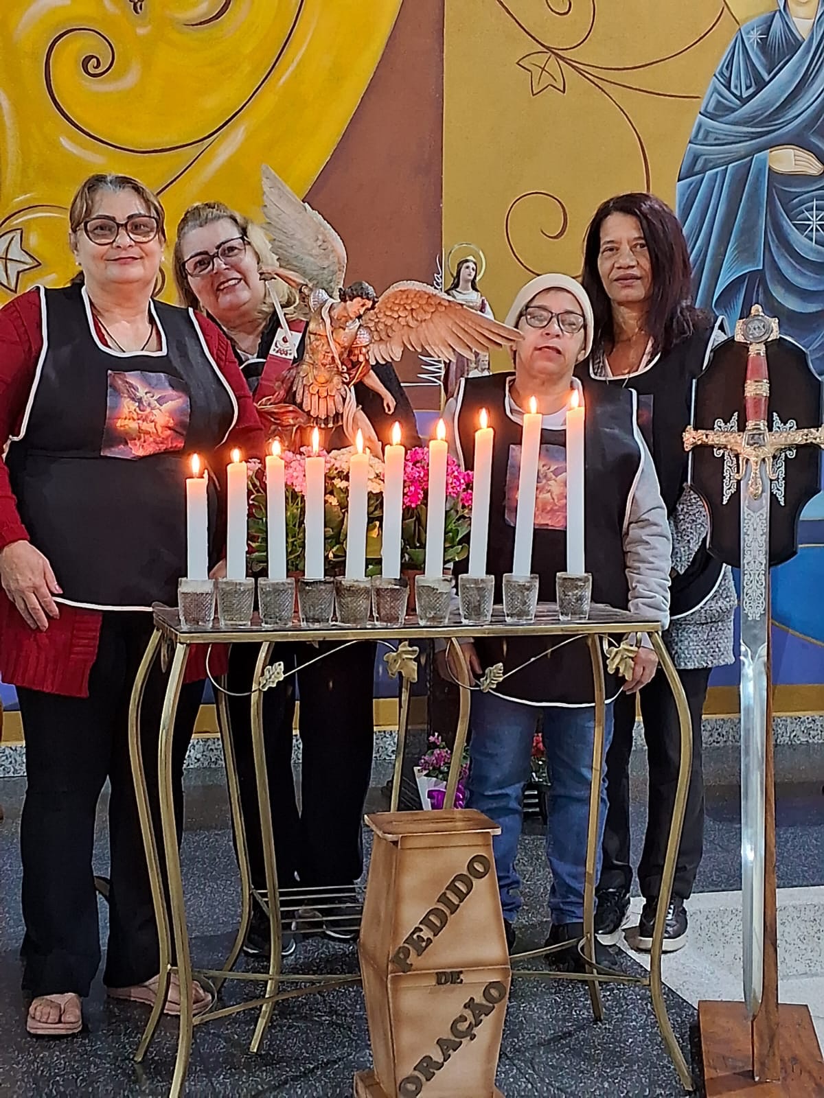 10º dia da Quaresma de São Miguel 🛡⚔️
(Terça-feira 26/08)
A certeza da vitória de Deus em nossa vida por meio do Arcanjo São Miguel nos enche de esperança nesse tempo tão especial para a Igreja e para nós, seus devotos.
Quaresma em honra do glorioso Príncipe dos Anjos, nos colocamos debaixo de sua proteção e invocamos seu auxílio em nossas necessidades.
Que ao longo desses 40 dias tenhamos a graça de uma intimidade com Deus, por meio de São Miguel, e que os santos anjos nos acompanhem a cada dia!
PARTICIPE, hoje quarta-feira 27/08 11° dia às 20h.
⛪️Igreja Santa Luzia
📍Rua Clara Muchine Costa, 351 Jd. Saporito Taboão da Serra -
ℹ️Info: Tel: 11 4137-8399 WhatsApp: 11 4139-1821
#paroquiasaopedroapostolo #paroquiasaopedro #paroquiasaopedrotaboao
#pspa.#Rezeconosoco #IgrejaMatrizSaoPedroApostolo #IgrejaNossaSenhoradasGraças #IgrejaMariaMaedaIgreja #IgrejaNossaSenhoradeFatima #IgrejaSantaLuzia