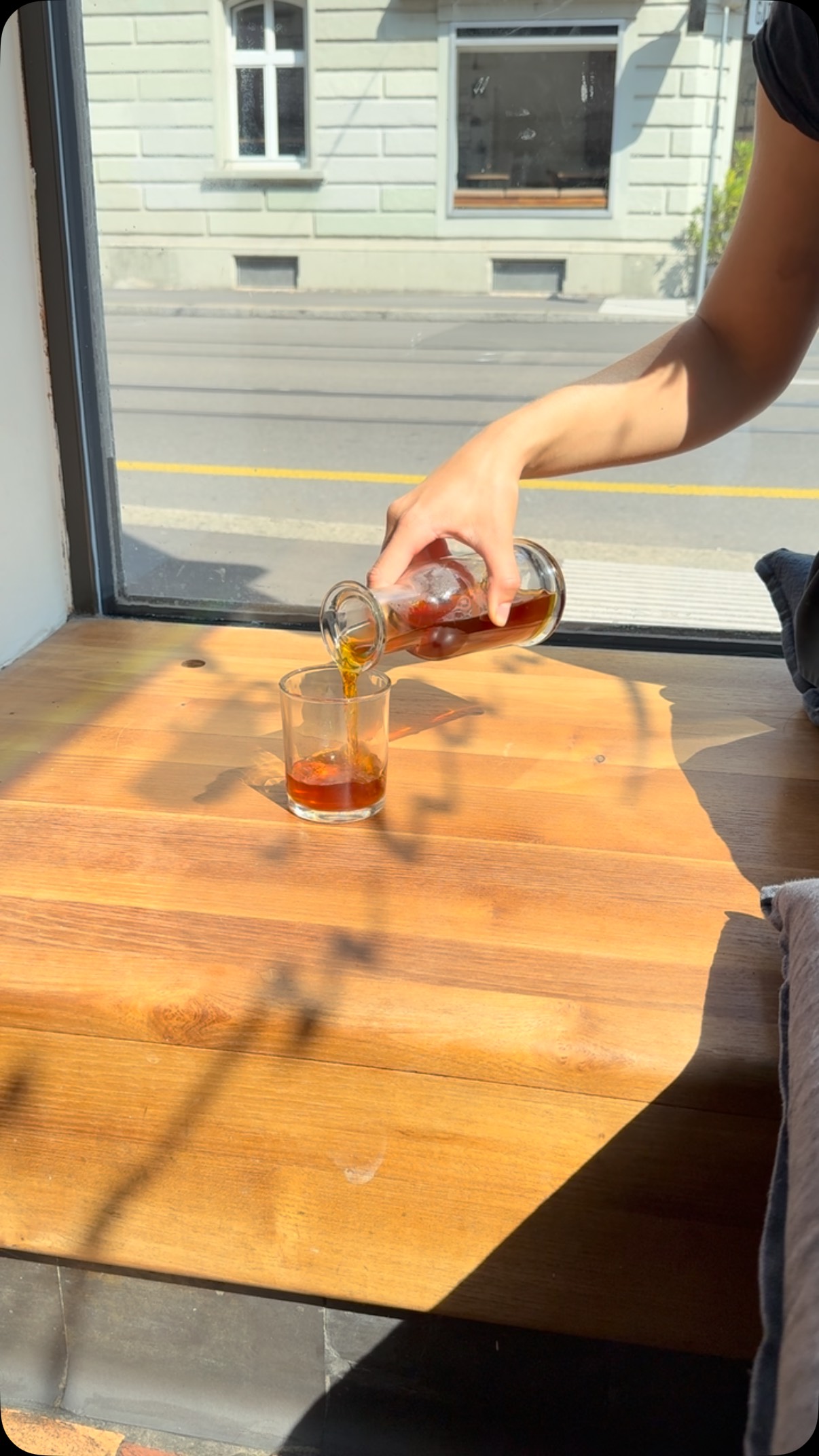 Wir machen den Filterkaffee mit viel Liebe, damit er besonders gut schmeckt ;)🫶.
#kaffeemacher #v60 #filter #coffee