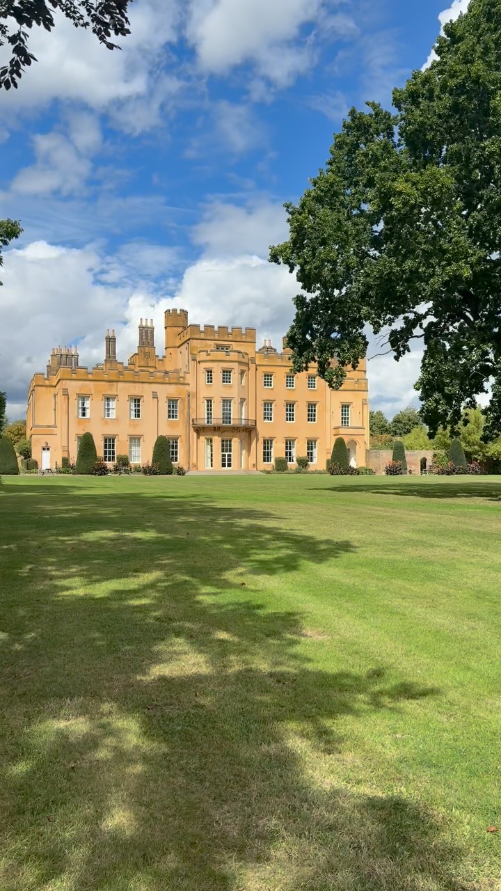 Our beautiful Manor House, glowing in the sunshine today ☀️
.
#dittonmanor#weddings#events#venue#history#elegance#festiveseason#fyp#unique#weddingvenue#bridetobe