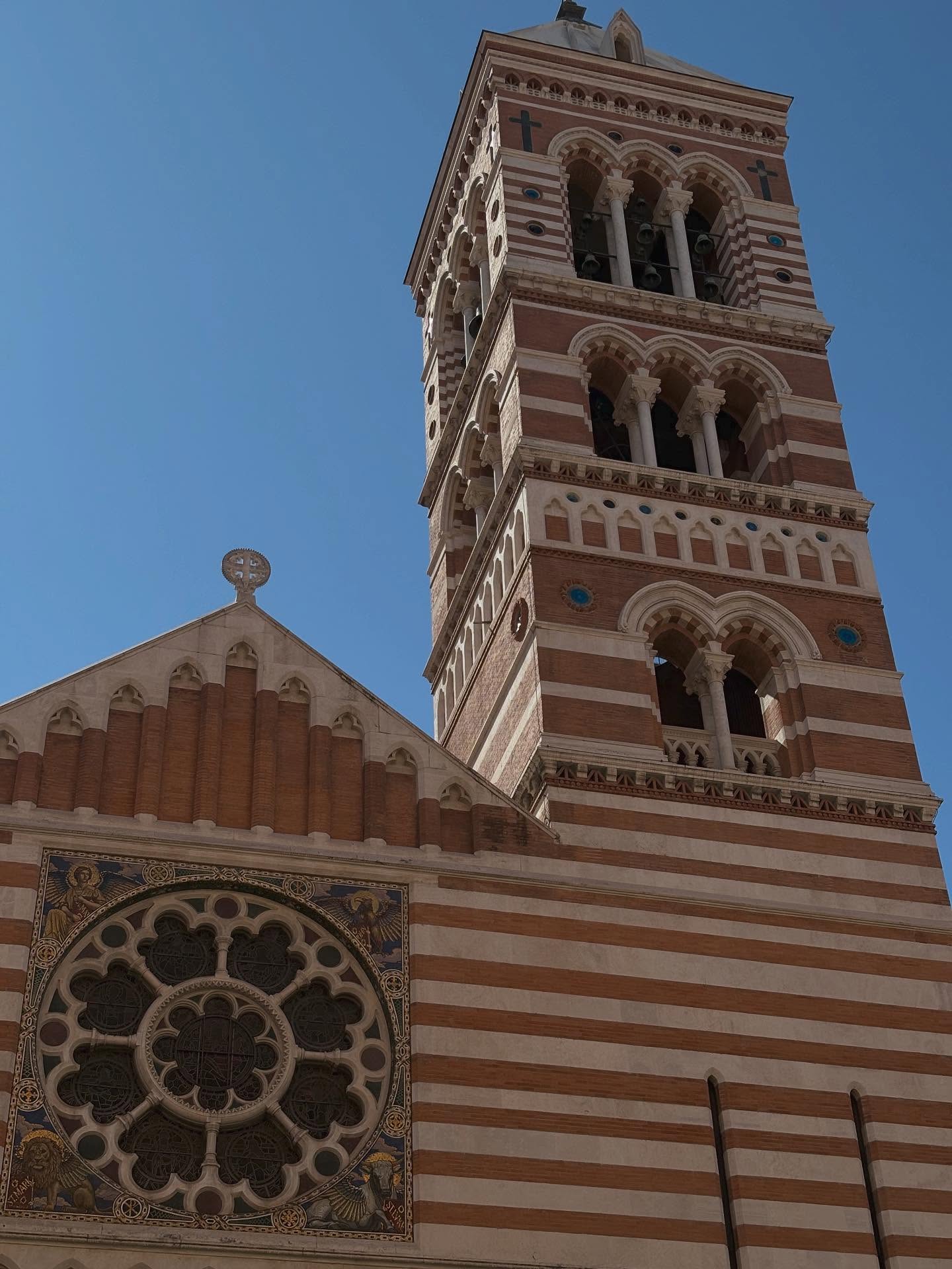 Getting ready to travel again after 3 weeks of being home with family. I enjoyed the rest and reset but I’m also ready to go back out into the world! Yucatán, Tuscany, Hawaii, and California.
These are pictures of inspiration from a Europe trip I did this year. Travel not only inspires me as an artist but it also opens my mind and reminds me that we humans are so diverse. Normative behavior differs from place to place, and it’s such a good reminder to be accepting of other customs and cultures.