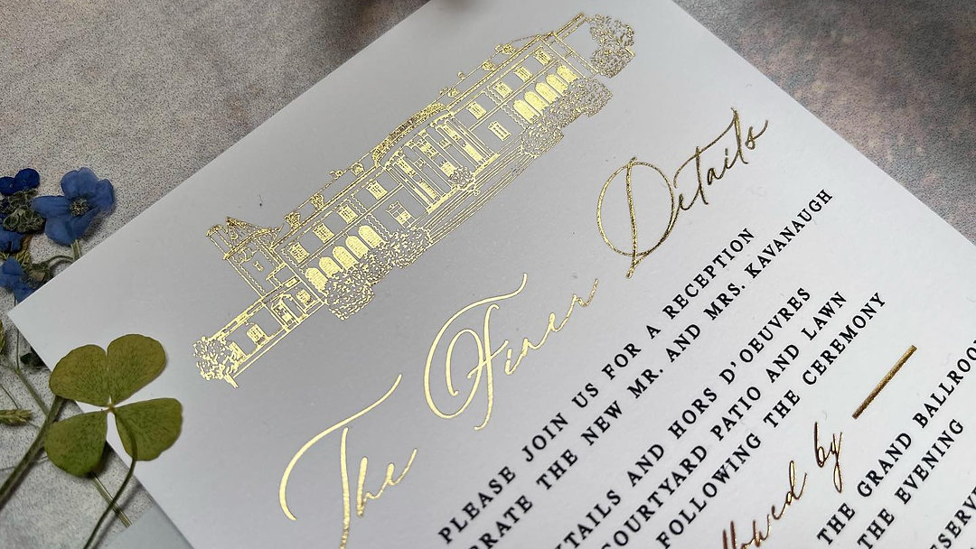 Planning your dream wedding? Start with the perfect invitation! Explore our latest blog post about print styles like digital printing, thermography, foil press, and letterpress. Personalize your invites and make your big day unforgettable! Link to our BLOG in Bio #WeddingInvitations #PrintStyles #WeddingPlanning