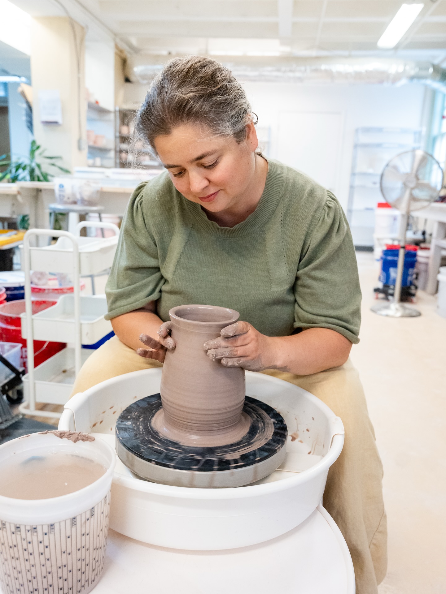 Yes, I’m Staunton Clayground’s brand photographer.
Yes, I’m their Content Creator.
And yes, I’m absolutely obsessed with the energy inside this studio. It’s more than a space to learn pottery. It’s a place where people come together, get their hands messy, and discover something new. Together.
The next round of wheel classes and workshops is coming up, and trust me, you’ll want to grab your spot. Whether you’re brand new or ready to grow your skills, these classes are the perfect mix of instruction, play, and connection.
Swipe for a peek into the magic of the studio, and then go sign up before seats are gone.
Because Staunton Clayground isn’t just about clay. It’s about community. And that’s the kind of story I’ll never, ever get tired of telling.
Photographer/Content Creator | @octobergracemedia
Best Small Town in VA | @visitstaunton @stauntondowntown
My FAV Creative Community Hub | @staunton_clayground
#StauntonClayground #StauntonVA #PotteryClass #WheelThrowing #ArtCommunity #OctoberGraceMedia #PotteryWorkshop #VirginiaBrandPhotographer #StauntonVA #ShenandoahValley #WomenInBusiness #BrandPhotographyVA #VisitStaunton