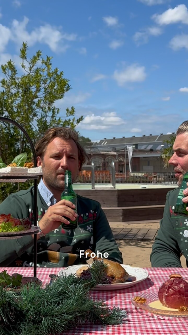 🎄✨ Eure Weihnachtsfeier im Strandsalon Lübeck ✨🎄
Ihr wollt dieses Jahr nicht die typische Feier im Restaurant oder den üblichen Glühweinstand?
Dann erlebt etwas ganz Besonderes: Glühwein mit den Füßen im Sand, Lichterketten über euch und echtes Strandfeeling mitten im Winter. 🌊🔥
Egal ob mit dem Team, mit Freunden oder der Familie! Bei uns bekommt ihr eine gemütliche Atmosphäre, besondere Momente und Erinnerungen, die bleiben.
Sichert euch die letzten Plätze!
📩 Schreibt uns eine Mail oder 📞 ruft direkt an – gemeinsam gestalten wir eure unvergessliche Weihnachtsfeier.
💌 Events@strandsalon-luebeck.de
📱 +49 176 15 155 988
#Weihnachtsfeier #StrandsalonLübeck