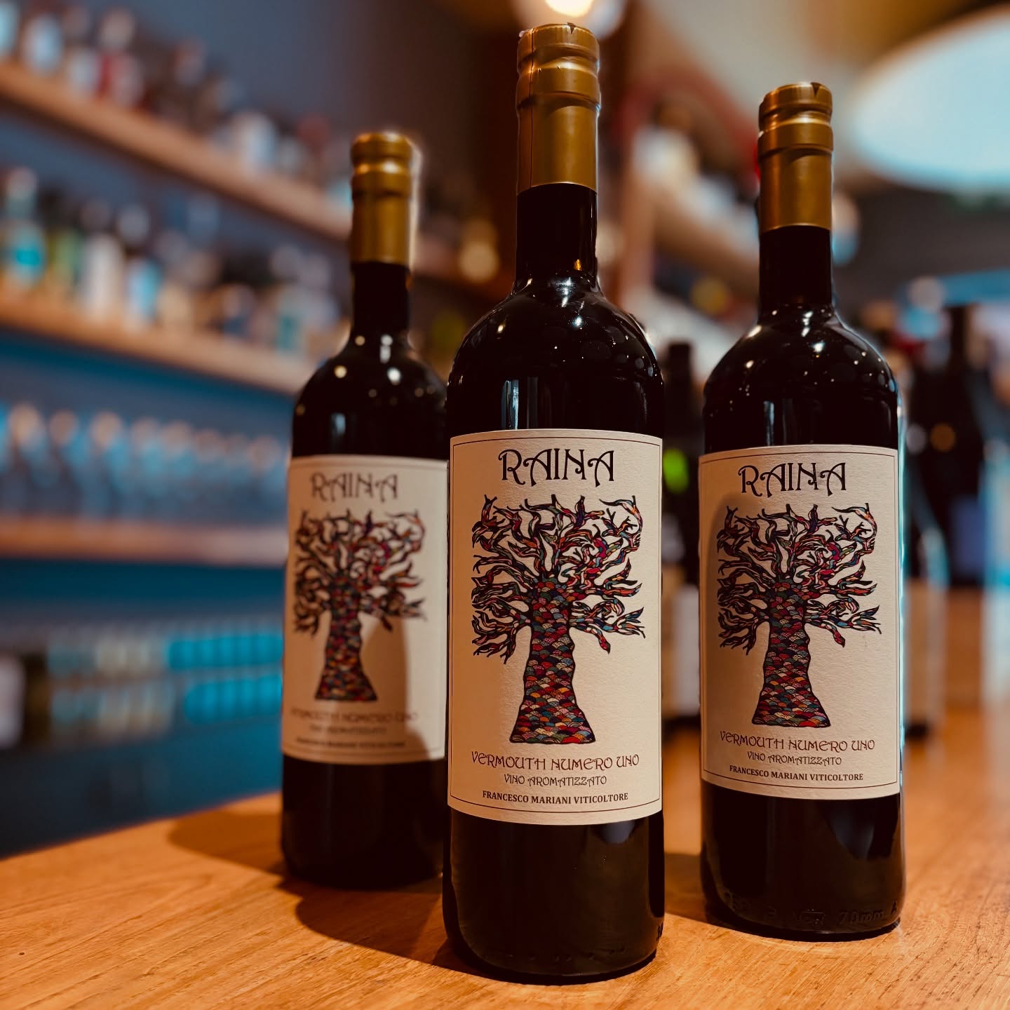 Vermouth is a thing. @barpinard ๐ค๐ฝ
@raina.wines
#rocknbolla #naturalwine #lugano #drinkbetter