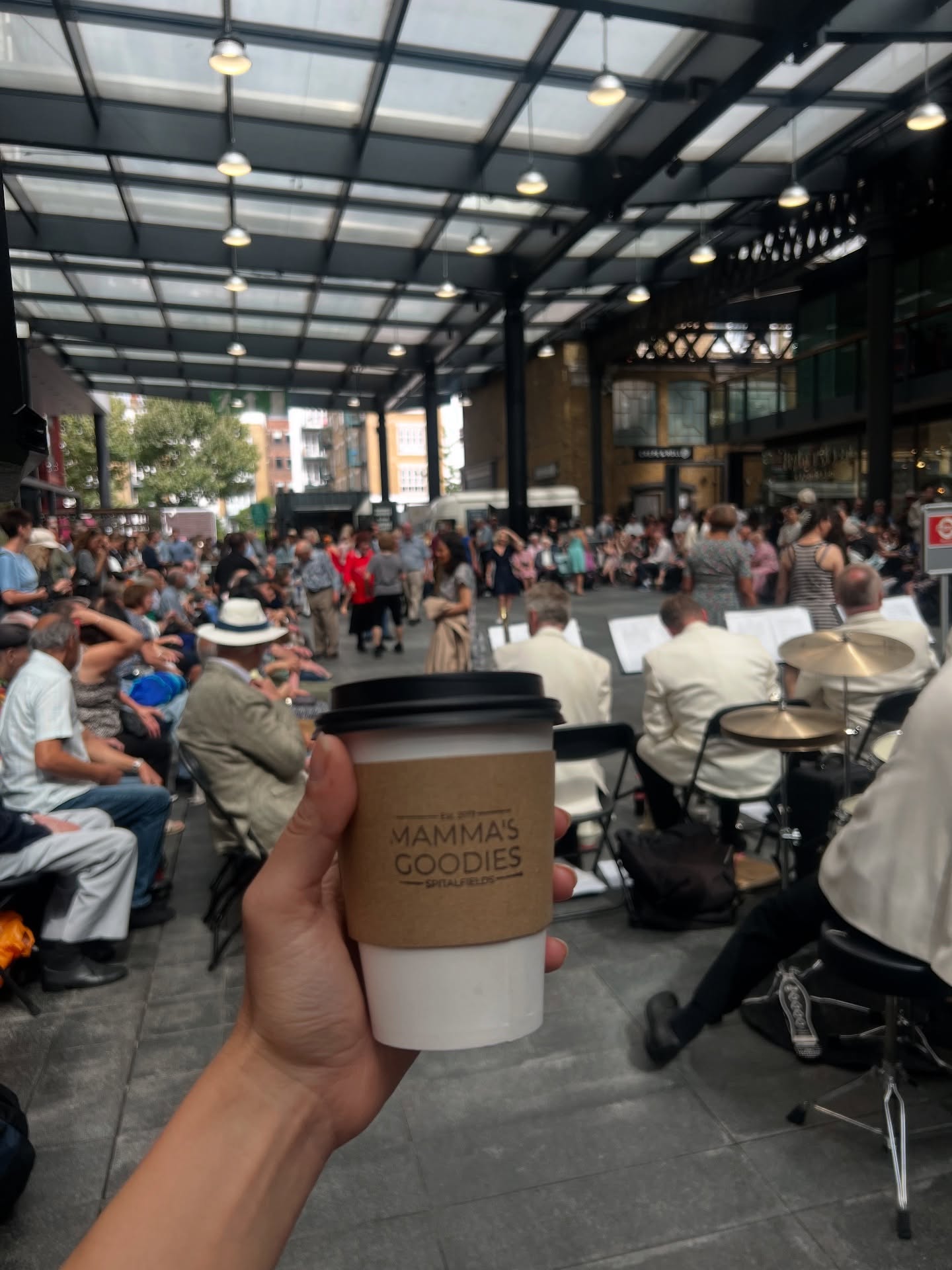 Life tastes better with a little rhythm.
Grab your panini, sip your drink, and enjoy the show — or throw on your dancing shoes and join in!
All happening right in front of Mamma’s Goodies at Spitalfields Market @spitalfieldse1 🤍
#MammasGoodies #FeelGoodFood #SpitalfieldsMarket #LondonEats #FoodieLondon #PaniniLove #CoffeeBreak #StreetEats #LondonLife #GoodVibesOnly
