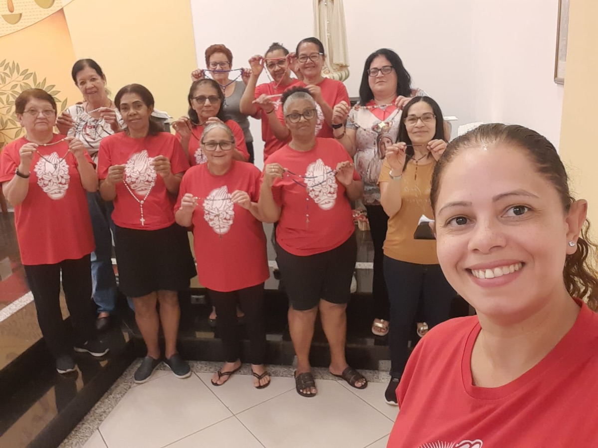Terço das mulheres “Igreja Nossa Senhora de Fátima”.
Mulheres de fé, venham rezar conosco todas as sextas-feiras às 19h na Igreja Nossa Senhora de Fátima. Convidem as amigas, as mulheres da sua família, as vizinhas.
PARTICIPE!!!
Esperamos por vocês!!!
⛪️Igreja Nossa Senhora de Fátima
📍Estrada Kizaemon Takeuti, 243 Jardim Clementino - Taboão da Serra - SP