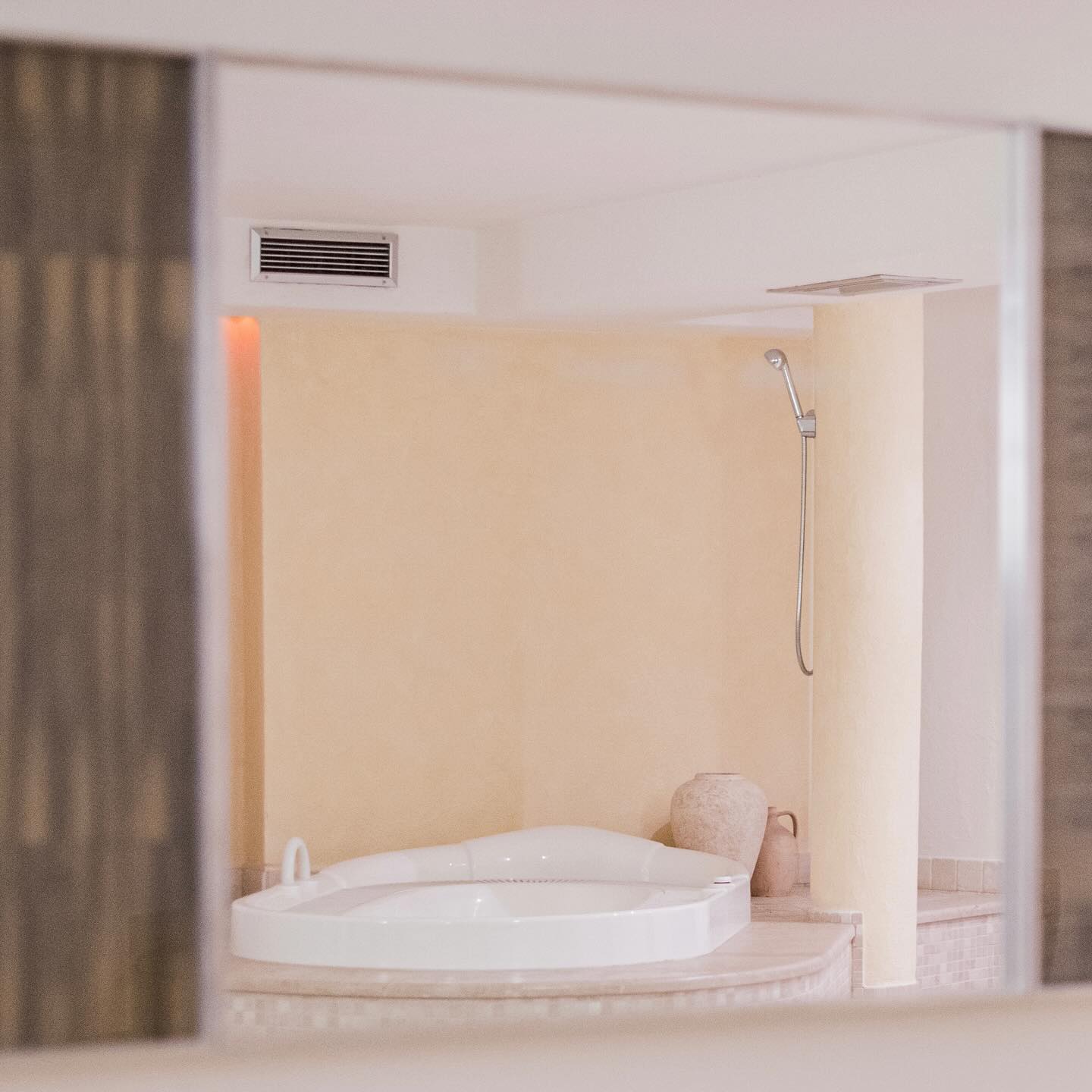 Our whirlpool is the kind of quiet escape your body will thank you for – relaxing tired muscles, stimulating circulation,
and calming your nervous system with every breath you take.
It’s warmth that holds you.
Movement that resets you.
Stillness, even while everything flows.
💛 Just sink in – and let yourself drift for a while.
#whirlpool #spa #hotelspa #spaescape #feelgoodplace #slowwellness #relaxandrestore #southtyrolretreat #watertherapy #mindfultravel #circulationboost #soulfulstays #boutiquehotel #southtyrol #dolomites