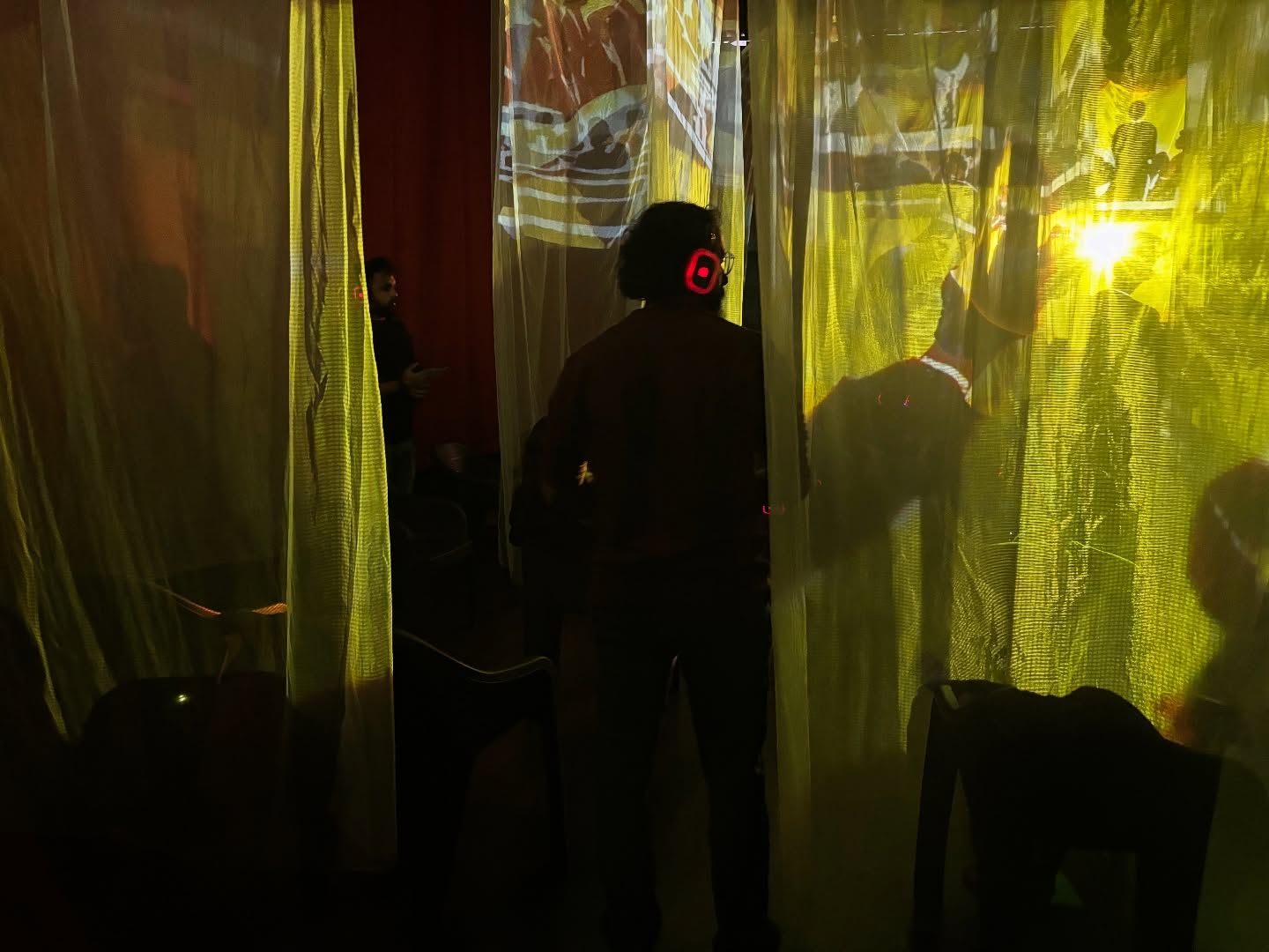 ✨ More shows added for I, JOSEF in Hyderabad ✨
Due to popular demand, we’ve opened additional slots.
Here’s the updated schedule at Rangbhoomi Spaces:
Friday, 29 Aug — 6PM, 7:30 PM, 9PM
Saturday, 30 Aug — 4:30 PM (SOLD OUT), 6PM (SOLD OUT), 7:30 PM, 9PM
Sunday, 31 Aug — 3PM, 4:30 PM, 6PM, 7:30 PM
🎟 Tickets available on BookMyShow. Limited seats per show.
I, Josef is an immersive headphone theatre experience that places you inside Kafka’s world of confusion and absurdity, presented as part of the Kafka@101 program.