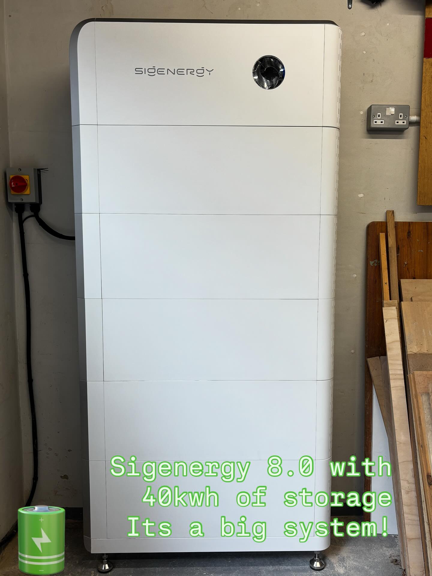 Sigenergy install with 40 kwh of storage in Whitley, nr Melksham. Its a big system and best on the market. Payback period in under 5 years! Materials supplied by @rexelbath and @midsummer_energy