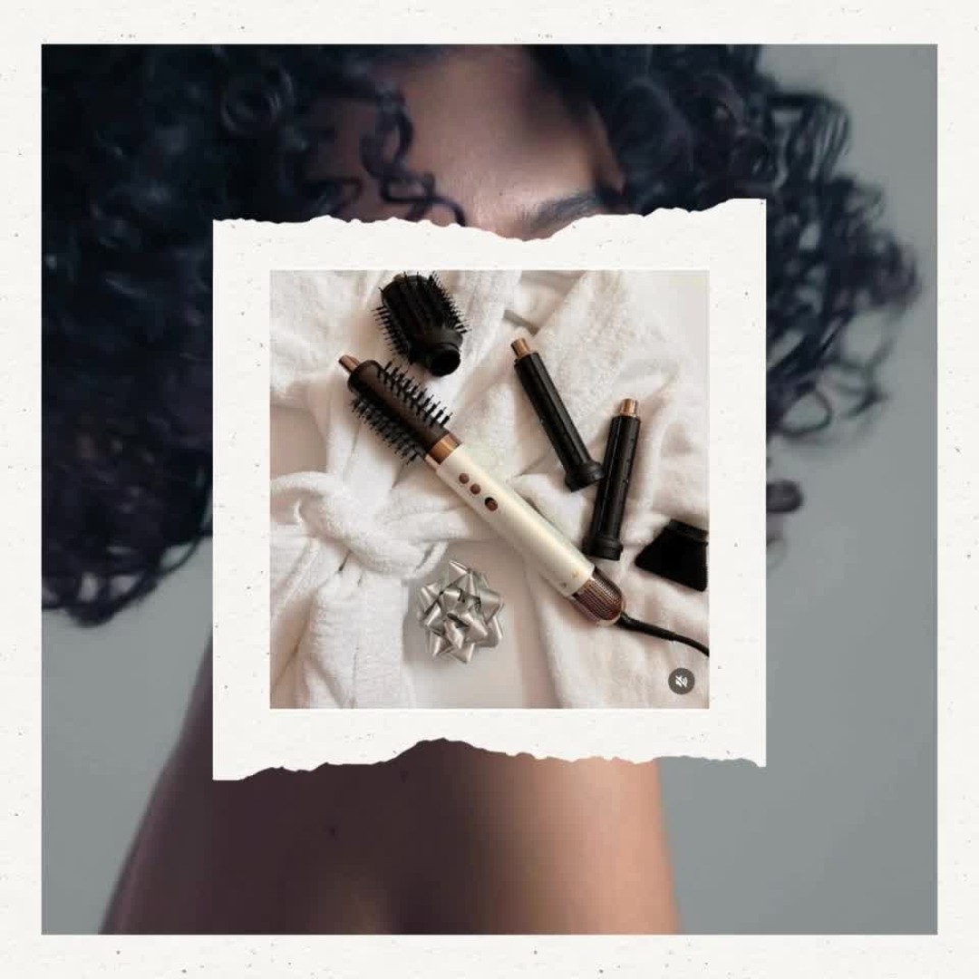 🌋 CHI Lava – Power-Styling mit vulkanischer Energie! 🔥✨
Du willst glattes, glänzendes Haar – aber ohne es zu überhitzen? Dann ist die CHI Lava Serie genau das Richtige für dich!
Dank der Kombination aus CHI® Ceramic Technologie und echter vulkanischer Lava wird dein Haar schonend und gleichmäßig gestylt – bei niedrigeren Temperaturen als üblich.
💥 Vorteile der Lava-Technologie:
✔️ Gleichmäßige Hitzeverteilung für weniger Hitzeschäden
✔️ Weniger Frizz, mehr Glanz – für alle Haartypen
✔️ Styling mit Power, aber ohne Reue
✔️ Glätteisen, Lockenstäbe, Föhne & Tools mit High-Tech-Keramik
🌿 Natürlich. Stark. Stylisch.
📲 Entdecke alle Produkte der Serie im Shop:
👉 my.hairamis.shop/collections/chi-lava
#CHILava #VulkanPowerFürsHaar #LavaStyling #CHIStylingTools #Frizzfrei #GlänzendesHaar #Hitzeschutz #HairAmisShop #ChiHaircare #SchonendStylen #KeramikPower #LavaLove #GlätteisenMitPflege #CHIProTools