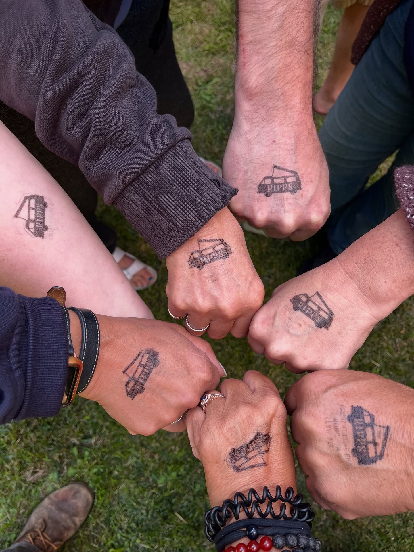 And so it begins…. #Kippsfest2025. Off and running. Follow me on Onlyvans lol! First 8 busses have arrived and only 2 have broke down so far! @chadburford @johnooot #festival #vanfestival