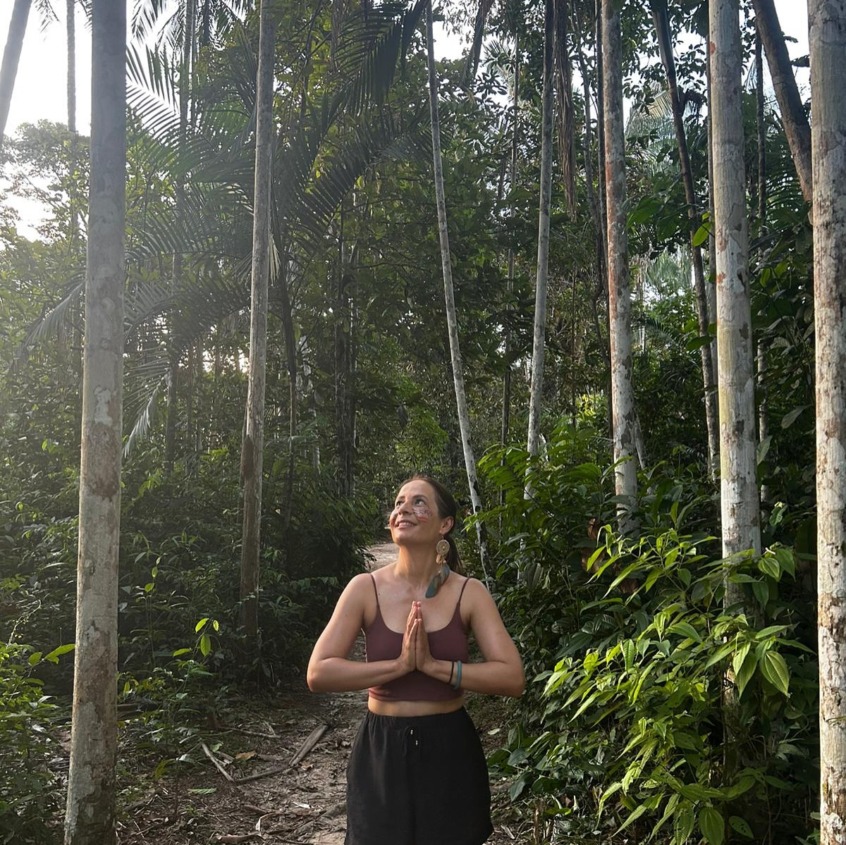 Wer bist du, wenn du dich nicht mit deinen Ängsten konfrontierst?
Wer gewinnt am Ende, wenn du dich klein machst? Wozu sind wir da, wenn es nicht darum geht zu wachsen?
.
.
.
#amazonas#heilreise#frauenkreis#selbstheilung #selbstheilungskräfteaktivieren #natur#wald#brasilien #systemischeaufstellung