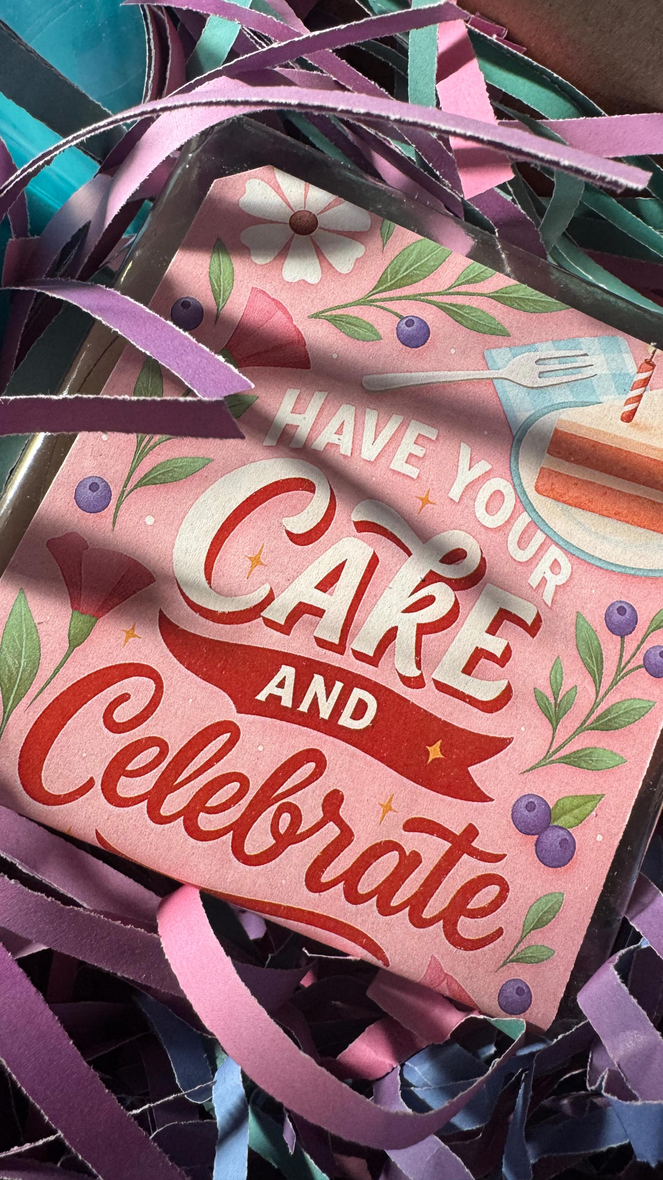 This box really takes the cake 🎂📦